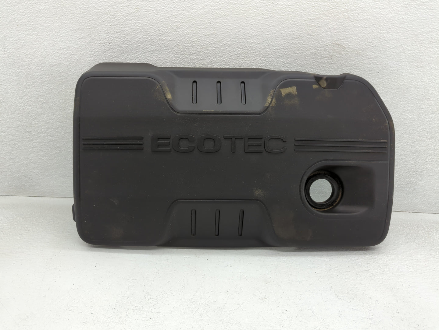 2014 Chevrolet Equinox Engine Cover - Oemusedautoparts1.com