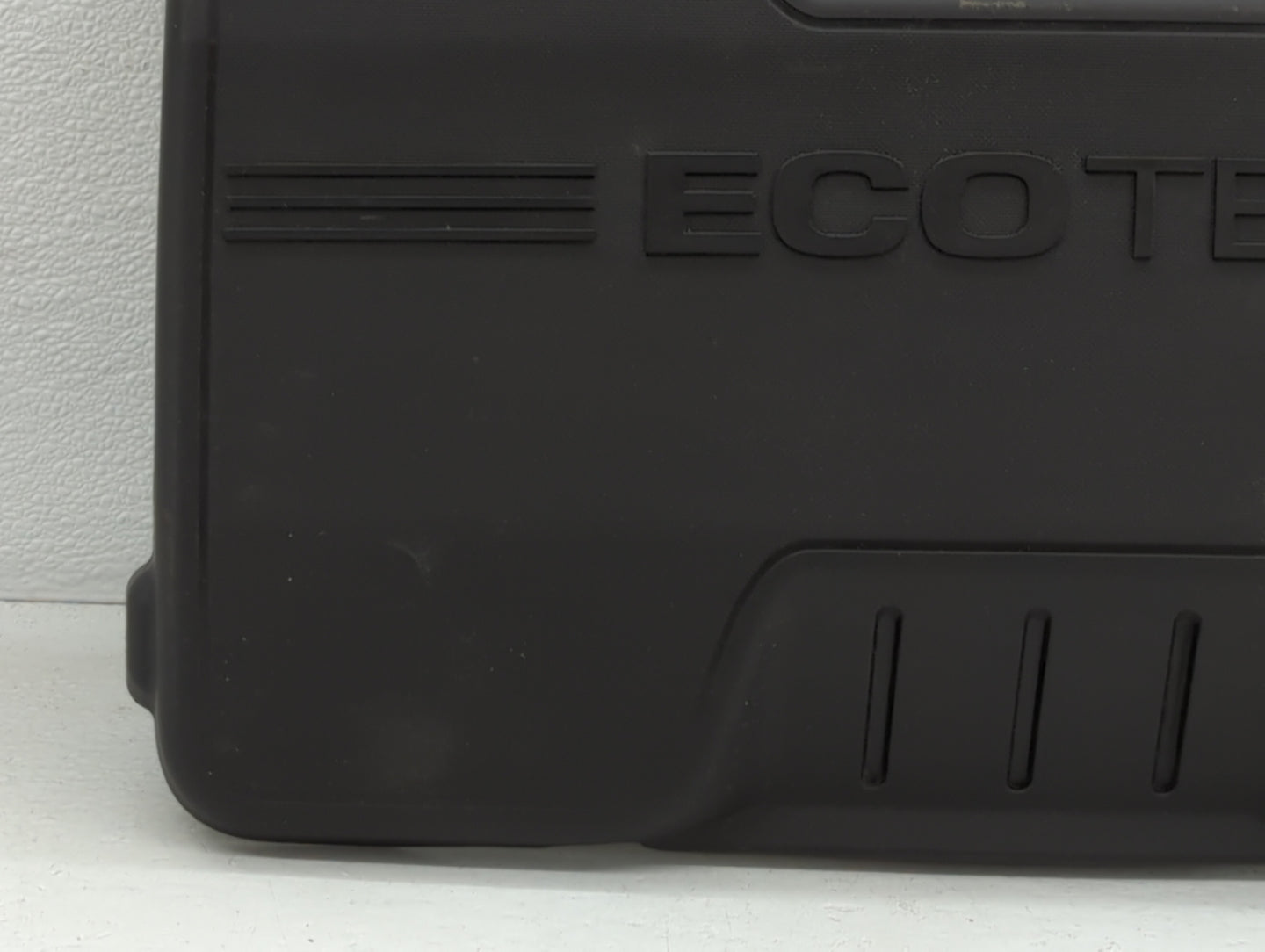 2014 Chevrolet Equinox Engine Cover - Oemusedautoparts1.com