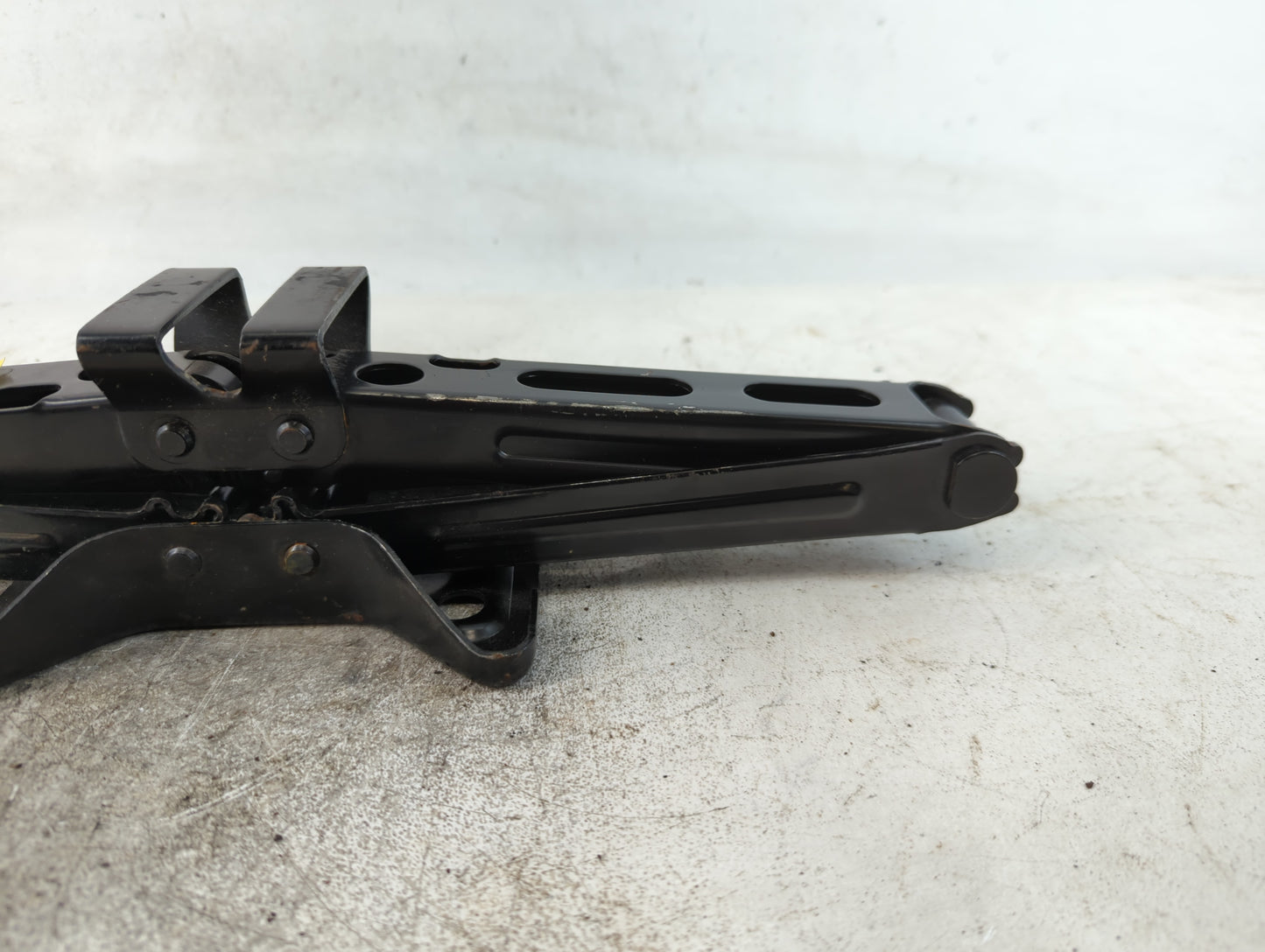 2014 Chevrolet Equinox Spare Scissor Car Jack - Oemusedautoparts1.com