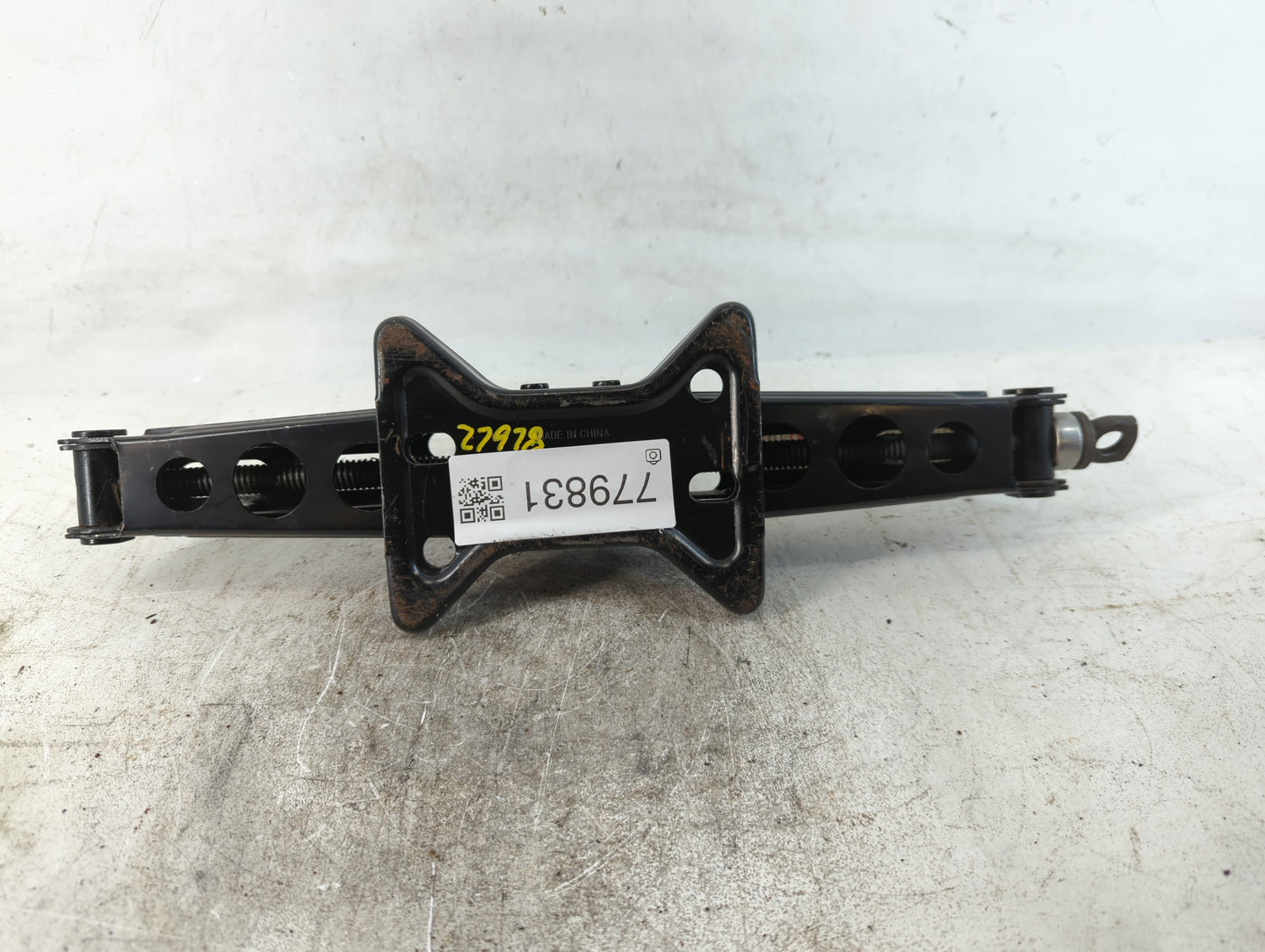 2014 Chevrolet Equinox Spare Scissor Car Jack - Oemusedautoparts1.com