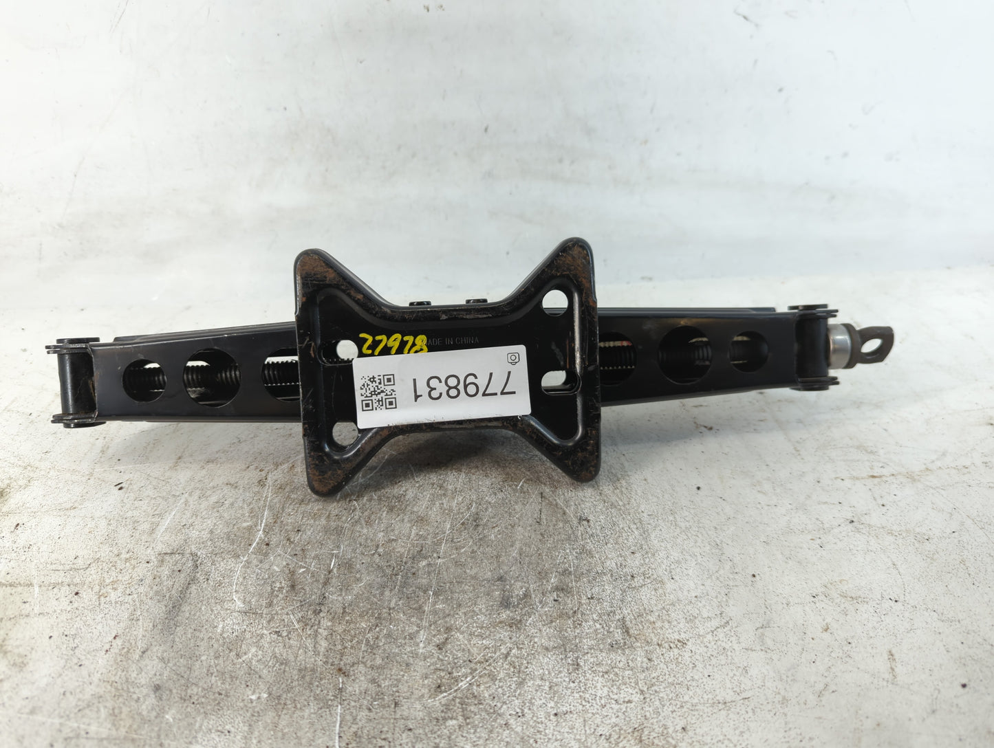 2014 Chevrolet Equinox Spare Scissor Car Jack - Oemusedautoparts1.com