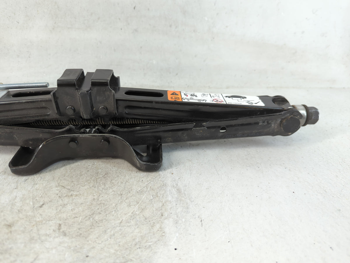 2014 Chevrolet Equinox Spare Scissor Car Jack 801249 - Oemusedautoparts1.com