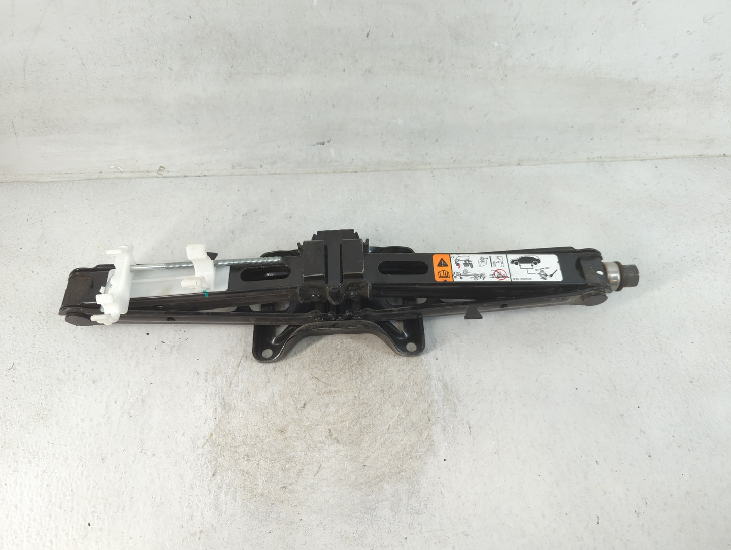 2014 Chevrolet Equinox Spare Scissor Car Jack 801249 - Oemusedautoparts1.com
