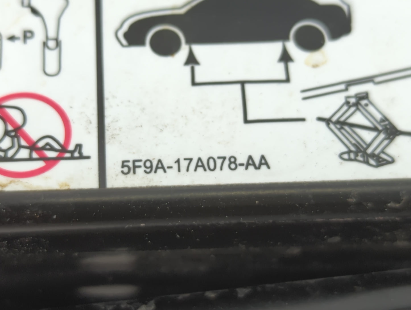 2014 Chevrolet Equinox Spare Scissor Car Jack 801249 - Oemusedautoparts1.com
