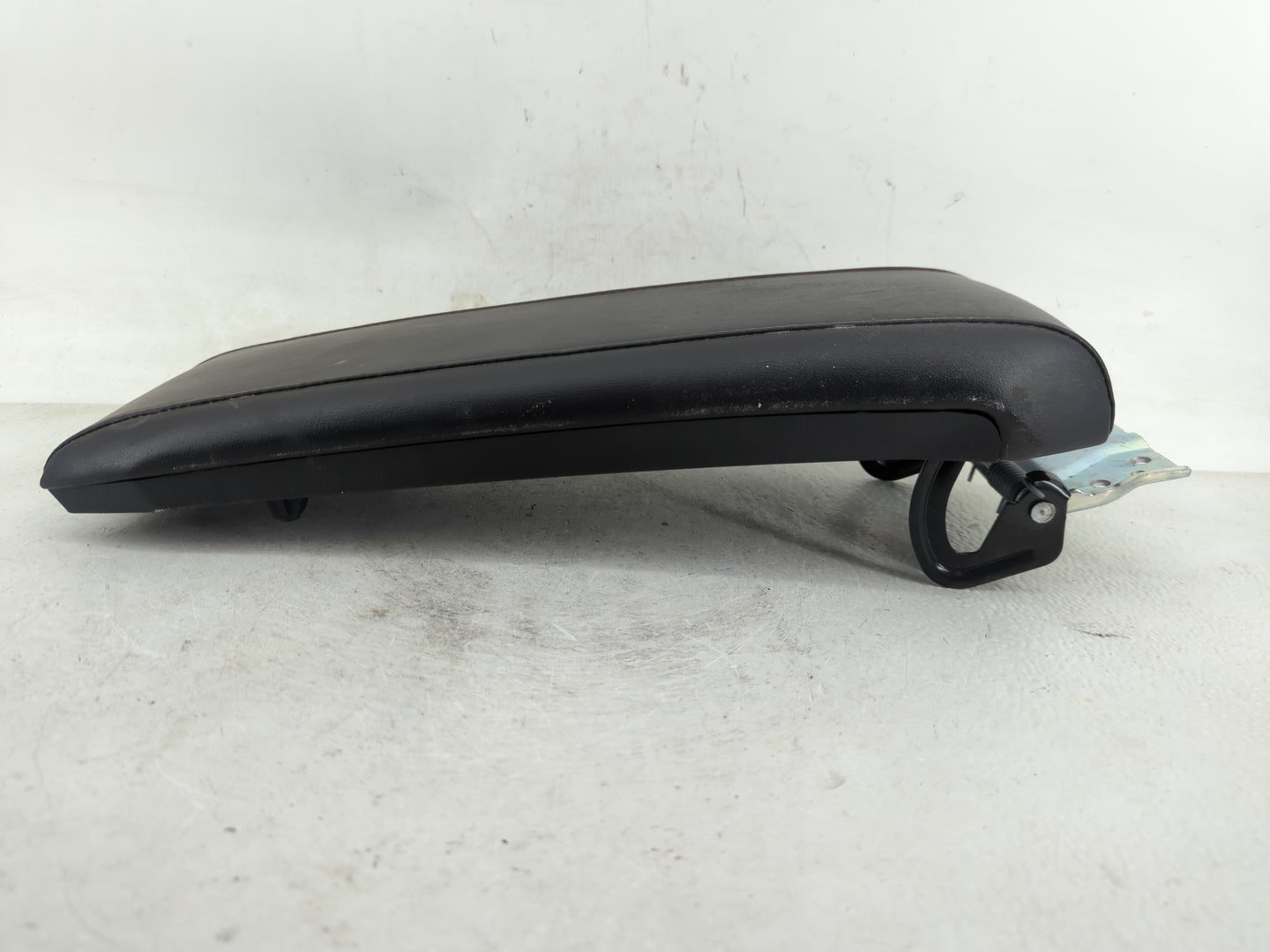 2014-2017 Chevrolet Equinox Center Console Armrest Cover Lid Fits Fits 2014 2015 2016 2017 OEM Used Auto Parts - Oemusedauto