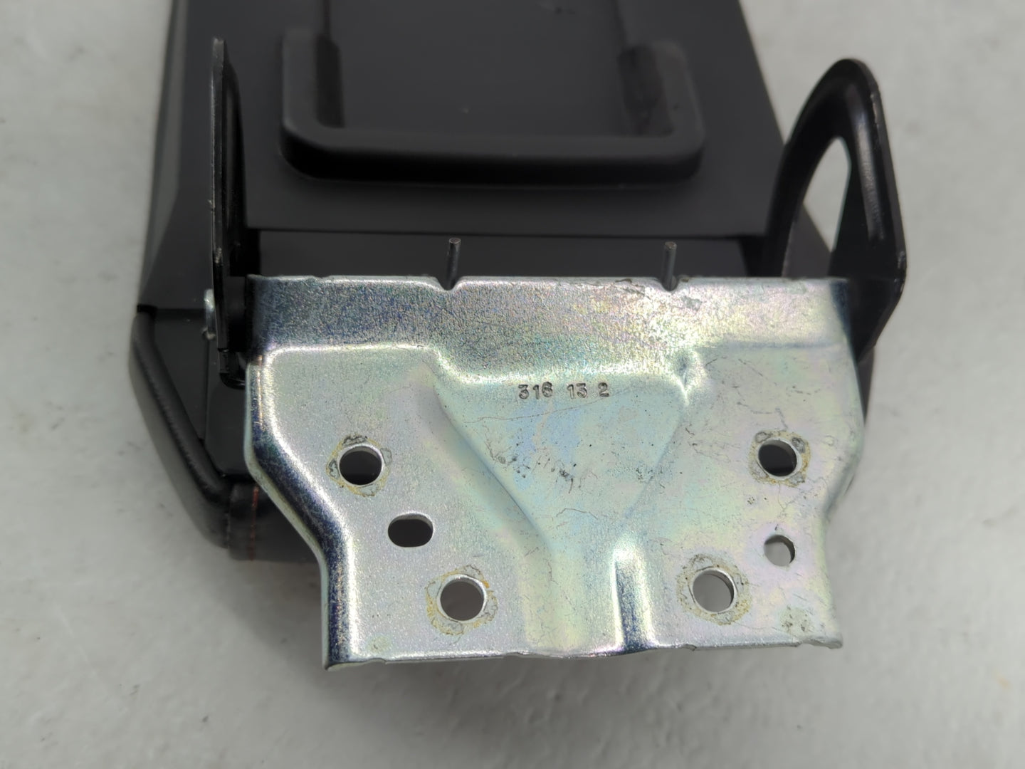 2014-2017 Chevrolet Equinox Center Console Armrest Cover Lid Fits Fits 2014 2015 2016 2017 OEM Used Auto Parts - Oemusedauto
