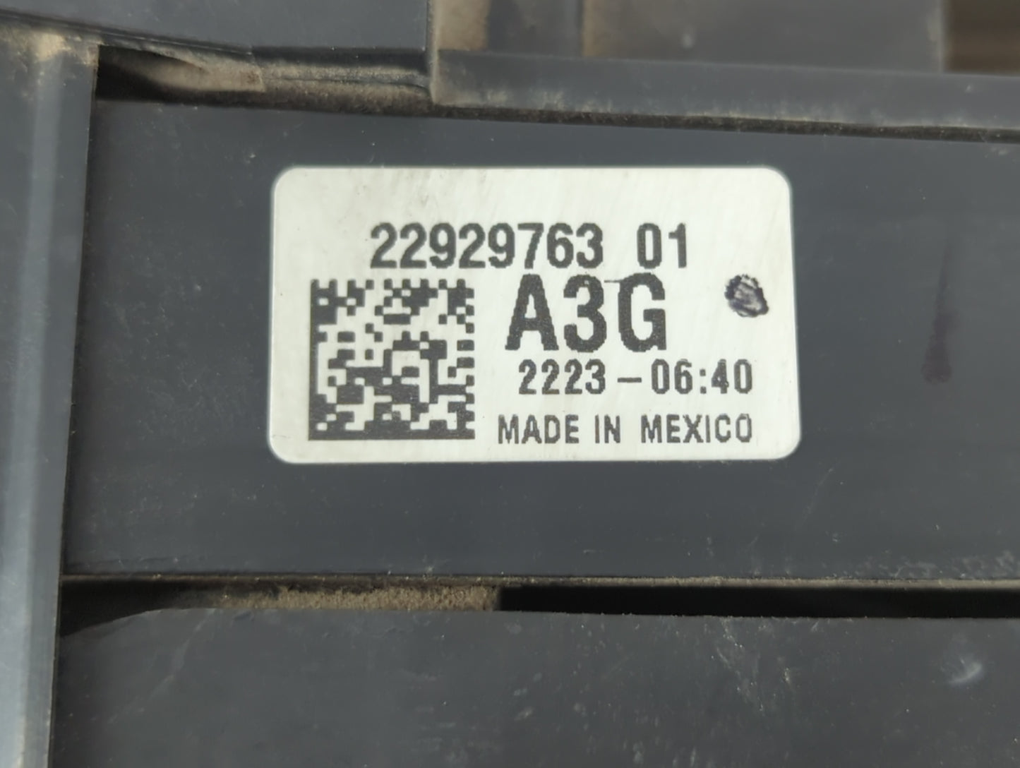 2013-2016 Chevrolet Equinox Fusebox Fuse Box Panel Relay Module P/N:22929763_01 Fits Fits 2013 2014 2015 2016 OEM Used Auto 