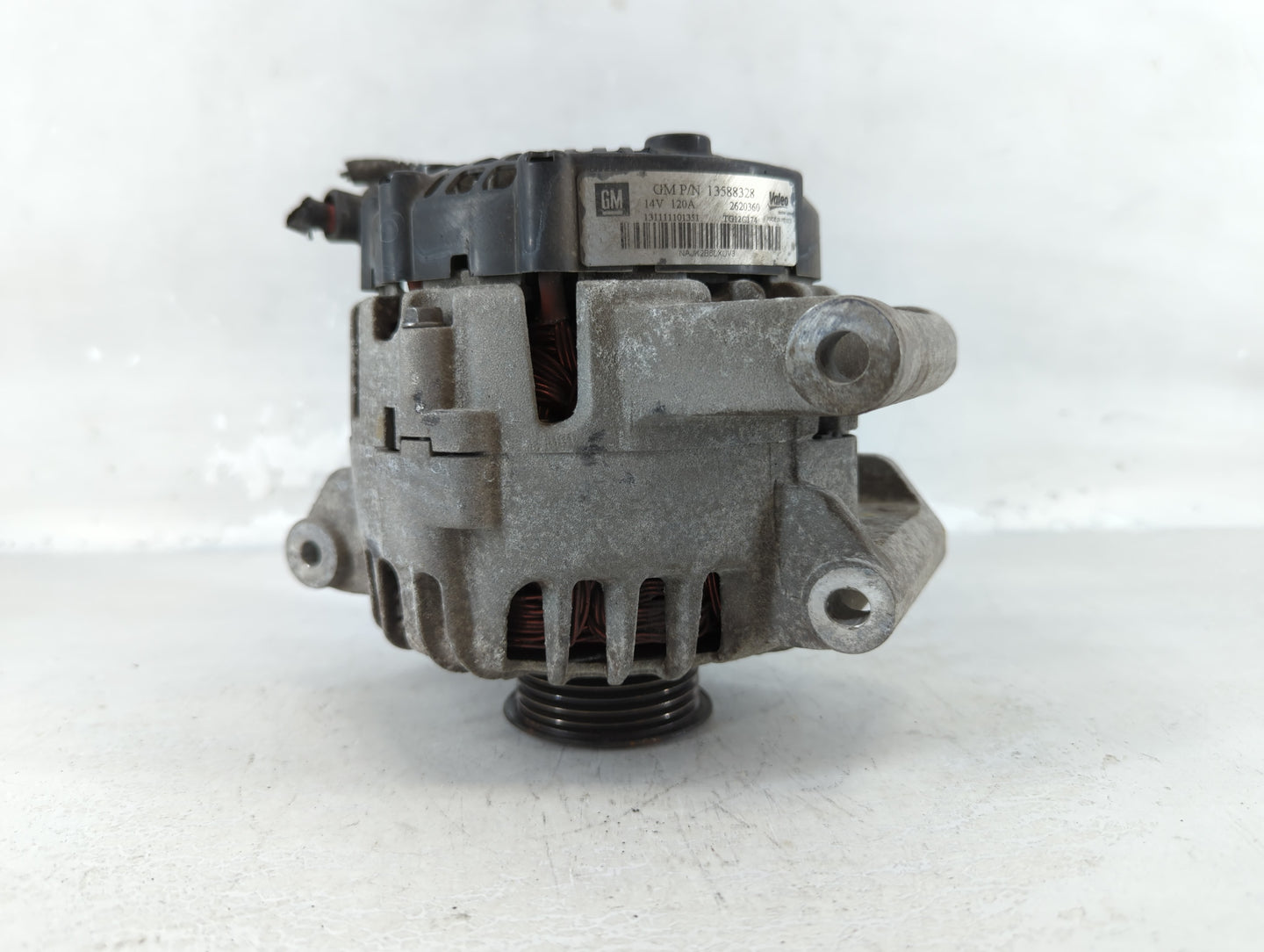 2010-2017 Chevrolet Equinox Alternator Replacement Generator Charging Assembly Engine OEM P/N:2620360 13588328 Fits OEM Used