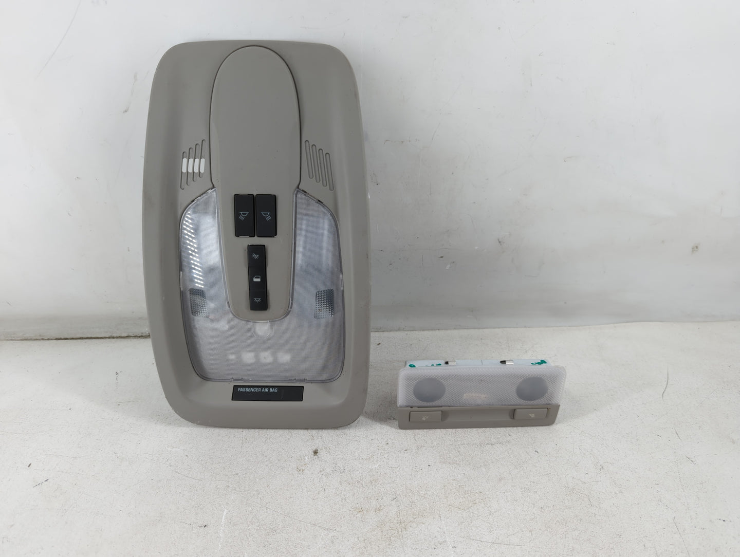 2014 Chevrolet Equinox Overhead Roof Console - Oemusedautoparts1.com