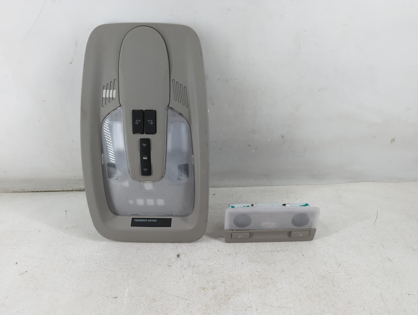 2014 Chevrolet Equinox Overhead Roof Console - Oemusedautoparts1.com