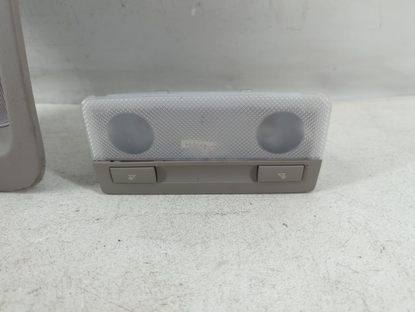 2014 Chevrolet Equinox Overhead Roof Console - Oemusedautoparts1.com