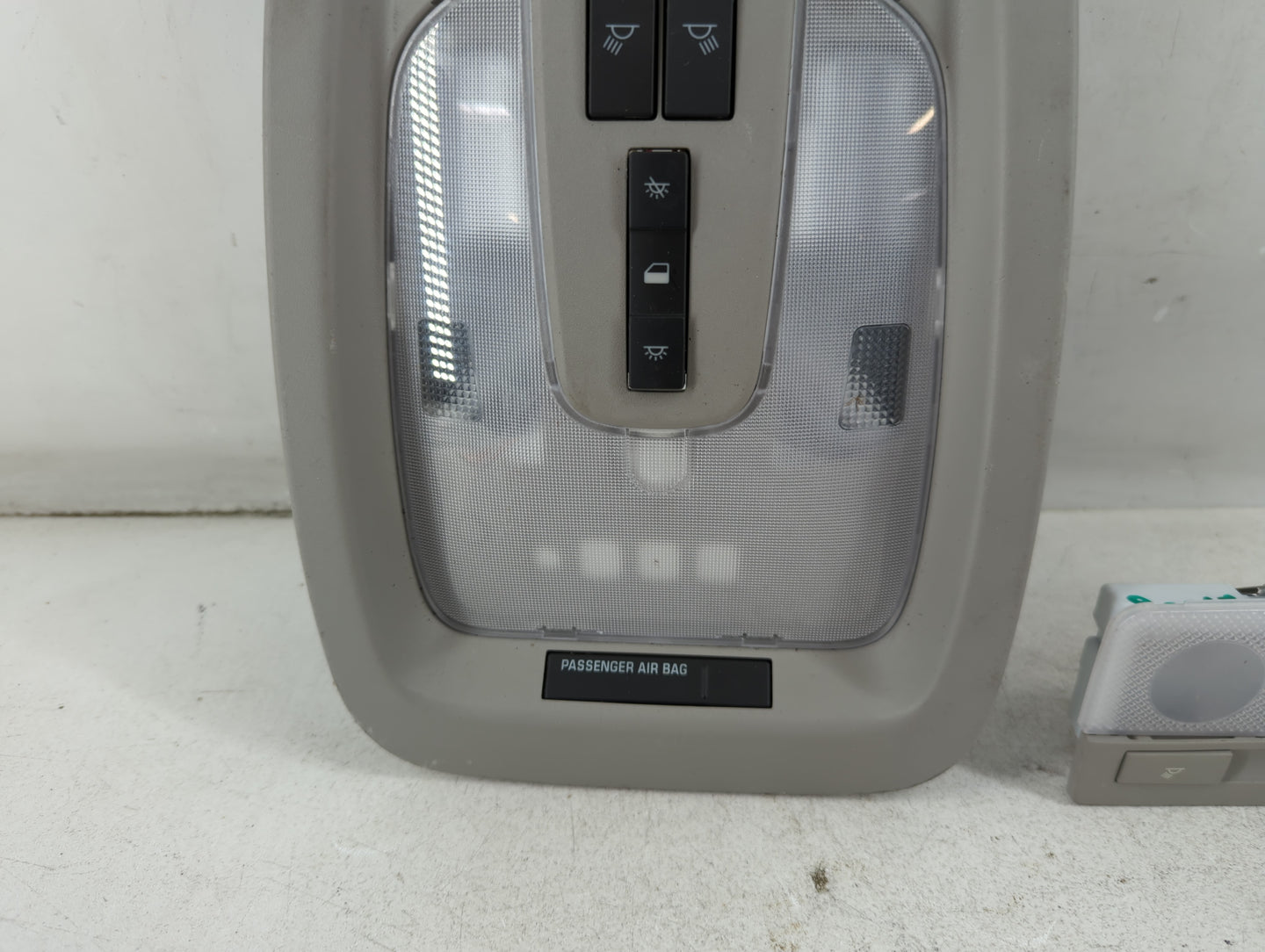 2014 Chevrolet Equinox Overhead Roof Console - Oemusedautoparts1.com
