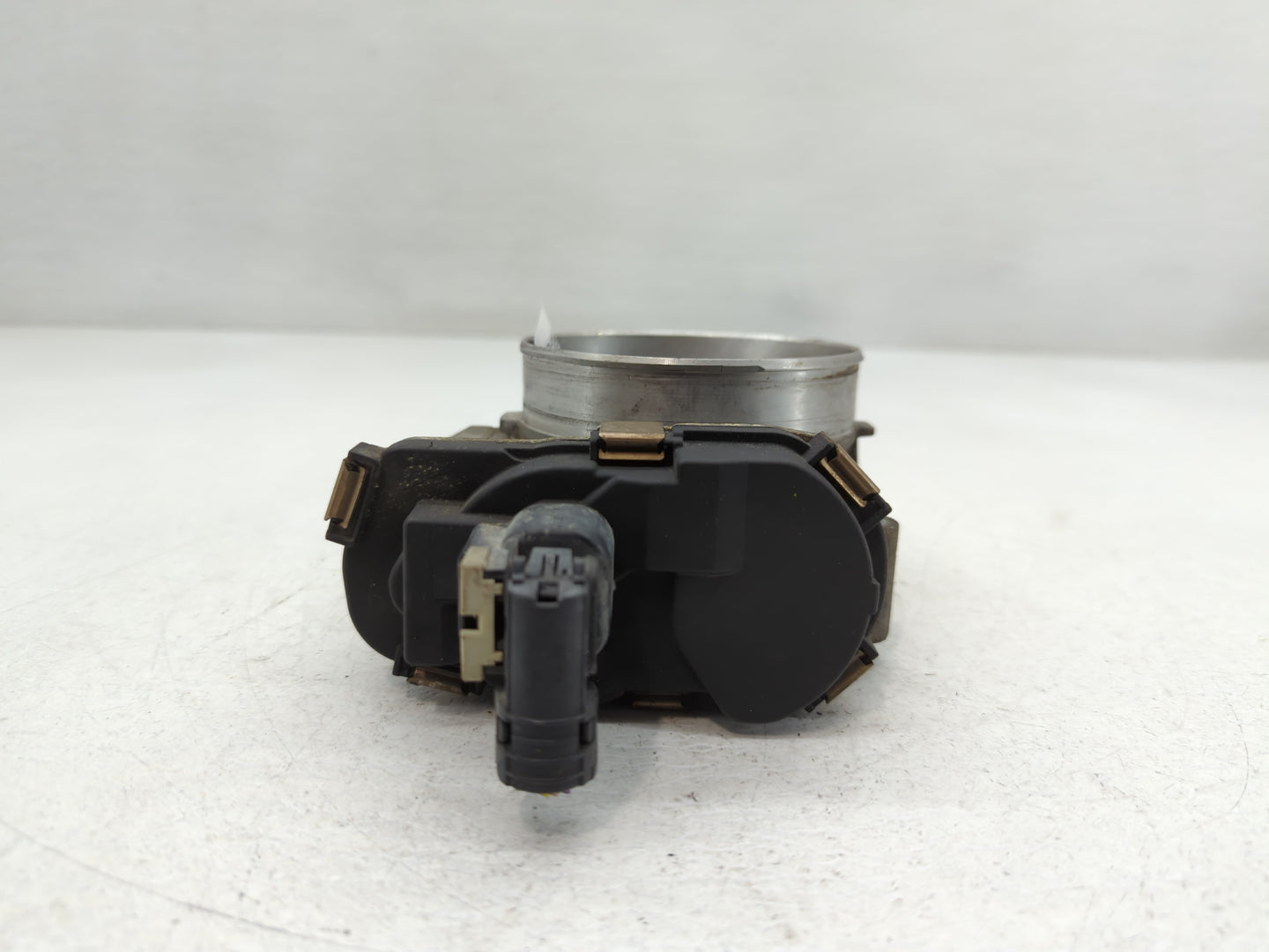 2009-2015 Chevrolet Express 2500 Throttle Body P/N:RME87-3C9992 Fits Fits 2009 2010 2011 2012 2013 2014 2015 OEM Used Auto P