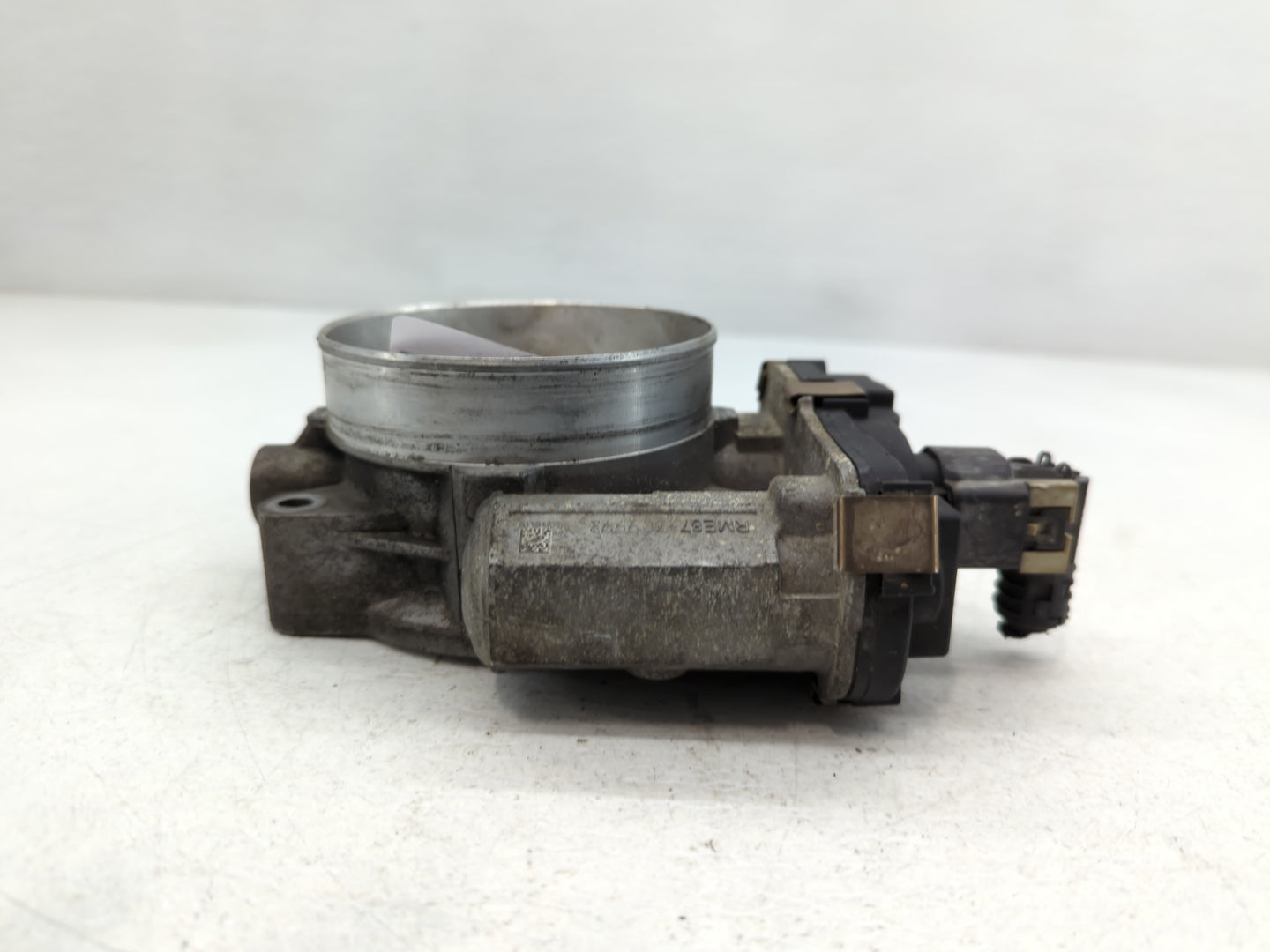 2009-2015 Chevrolet Express 2500 Throttle Body P/N:RME87-3C9992 Fits Fits 2009 2010 2011 2012 2013 2014 2015 OEM Used Auto P