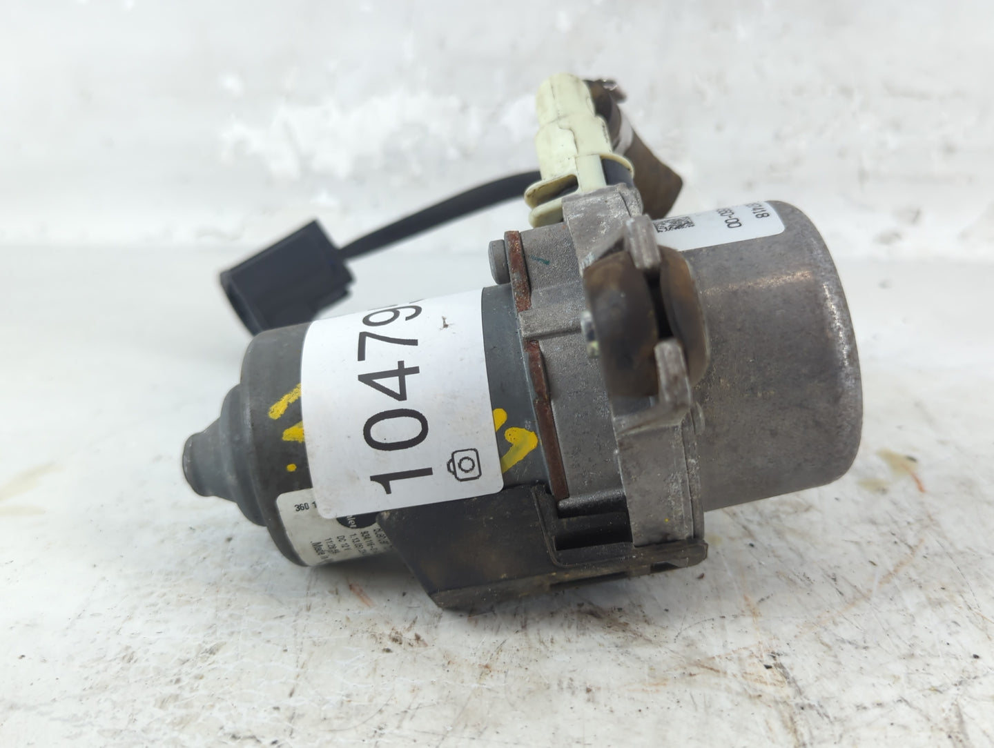 2012-2016 Chevrolet Impala Central Vaccum Lock Pump - Oemusedautoparts1.com
