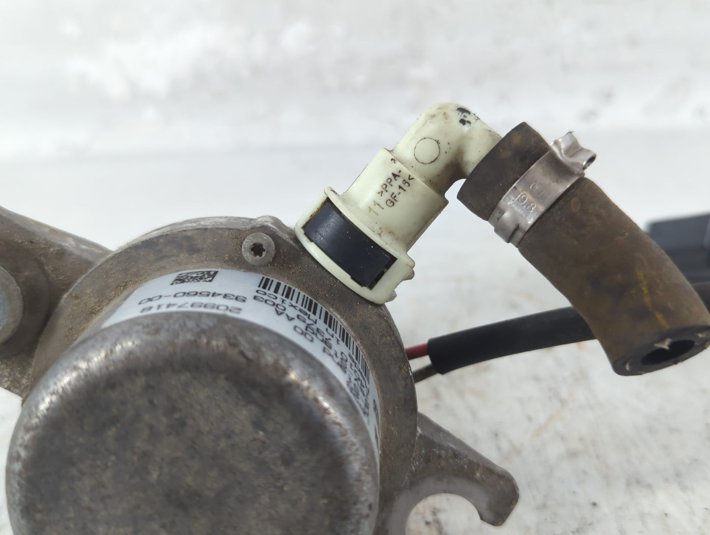 2012-2016 Chevrolet Impala Central Vaccum Lock Pump - Oemusedautoparts1.com