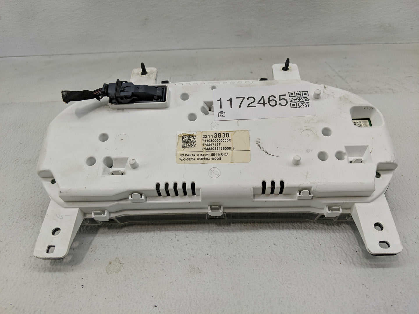 2014 Chevrolet Impala Instrument Cluster Speedometer Gauges P/N:23143880 Fits OEM Used Auto Parts - Oemusedautoparts1.com