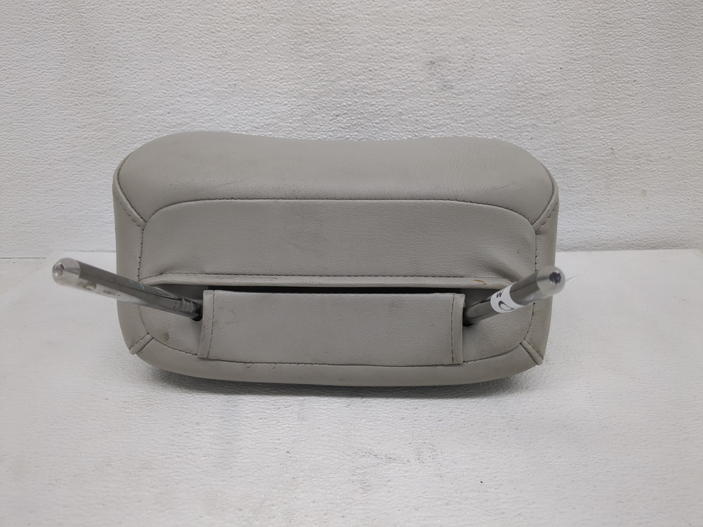 2009-2016 Chevrolet Impala Headrest Head Rest Front Driver Passenger Seat Fits Fits 2009 2010 2011 2012 2013 2014 2015 2016 