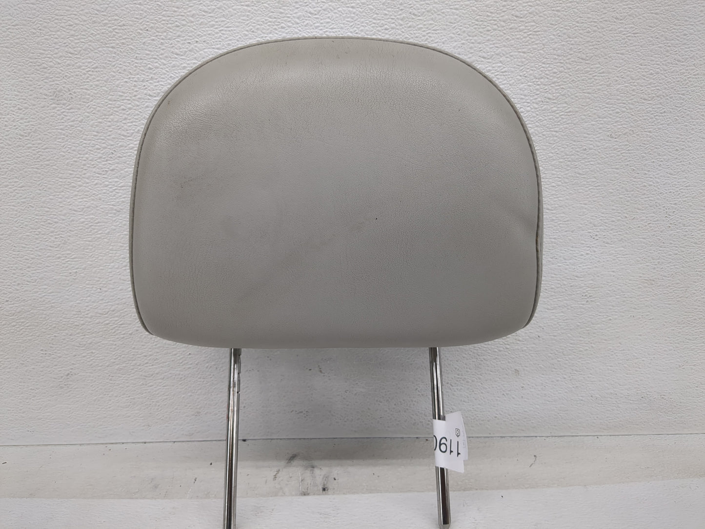 2014-2015 Chevrolet Impala Headrest Head Rest Front Driver Passenger Seat Fits Fits 2014 2015 OEM Used Auto Parts - Oemuseda