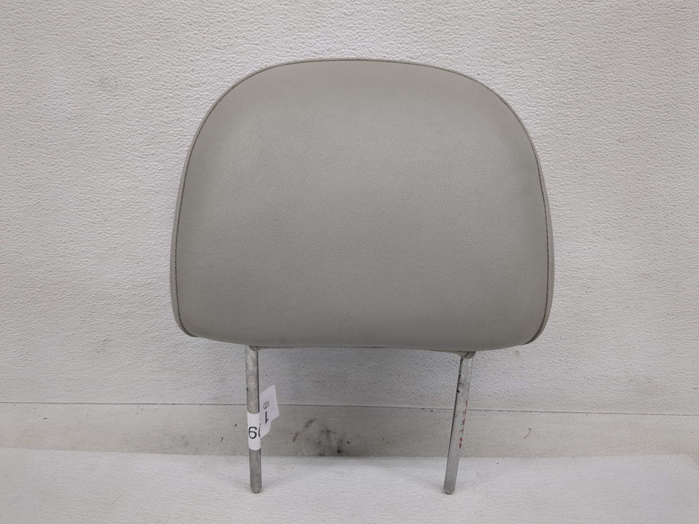 2014-2015 Chevrolet Impala Headrest Head Rest Front Driver Passenger Seat Fits Fits 2014 2015 OEM Used Auto Parts - Oemuseda