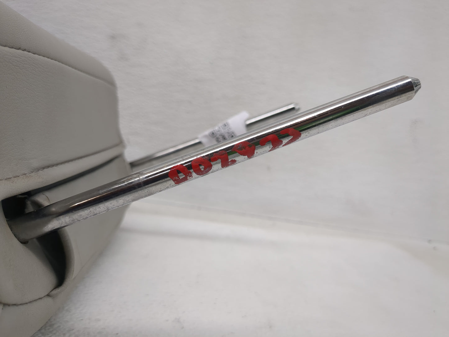 2014-2015 Chevrolet Impala Headrest Head Rest Front Driver Passenger Seat Fits Fits 2014 2015 OEM Used Auto Parts - Oemuseda