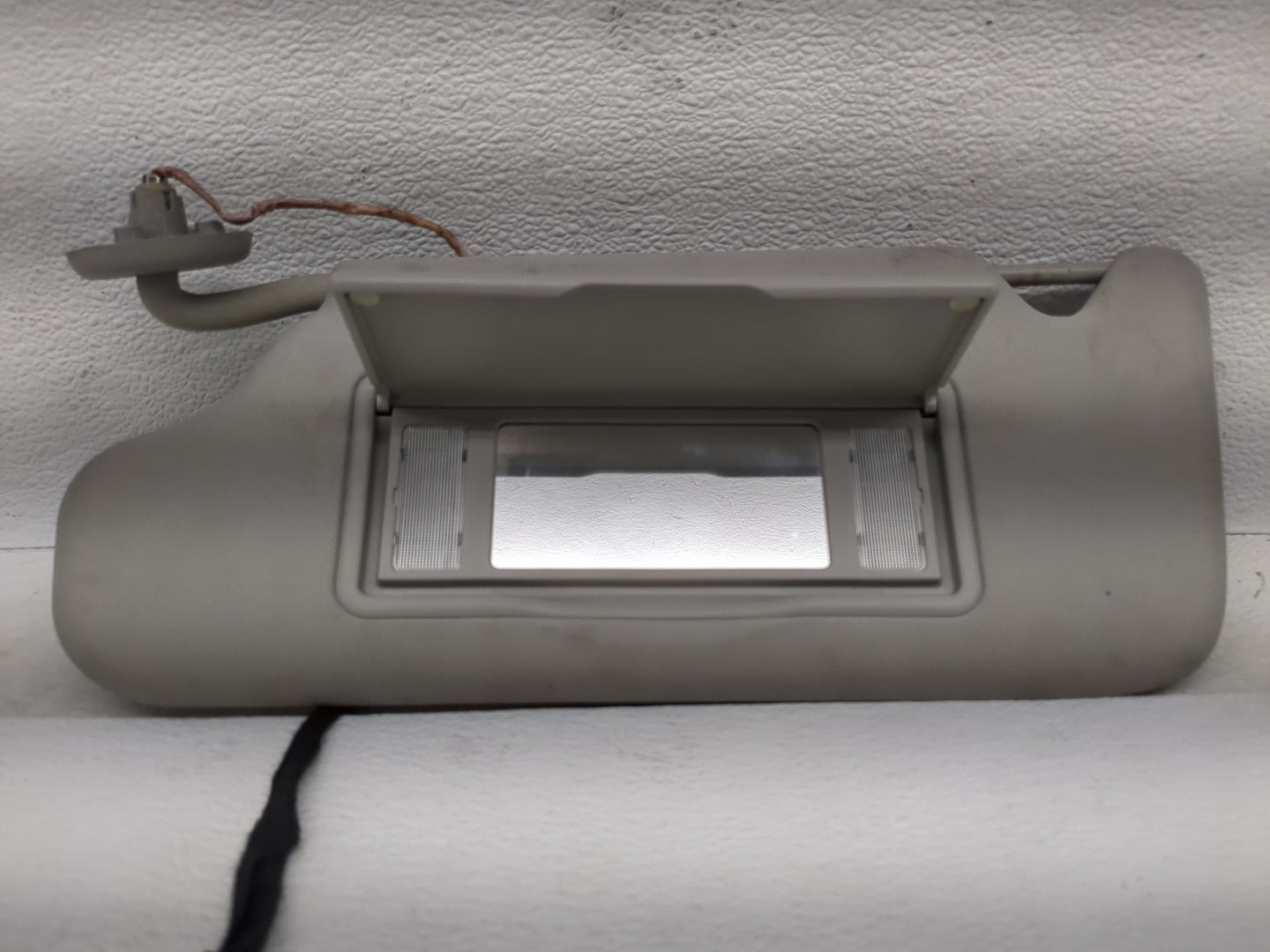 2006-2016 Chevrolet Impala Sun Visor Shade Replacement Driver Left Mirror Fits OEM Used Auto Parts - Oemusedautoparts1.com