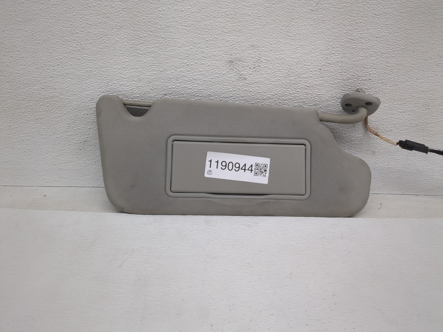 2006-2016 Chevrolet Impala Sun Visor Shade Replacement Passenger Right Mirror Fits OEM Used Auto Parts - Oemusedautoparts1.c