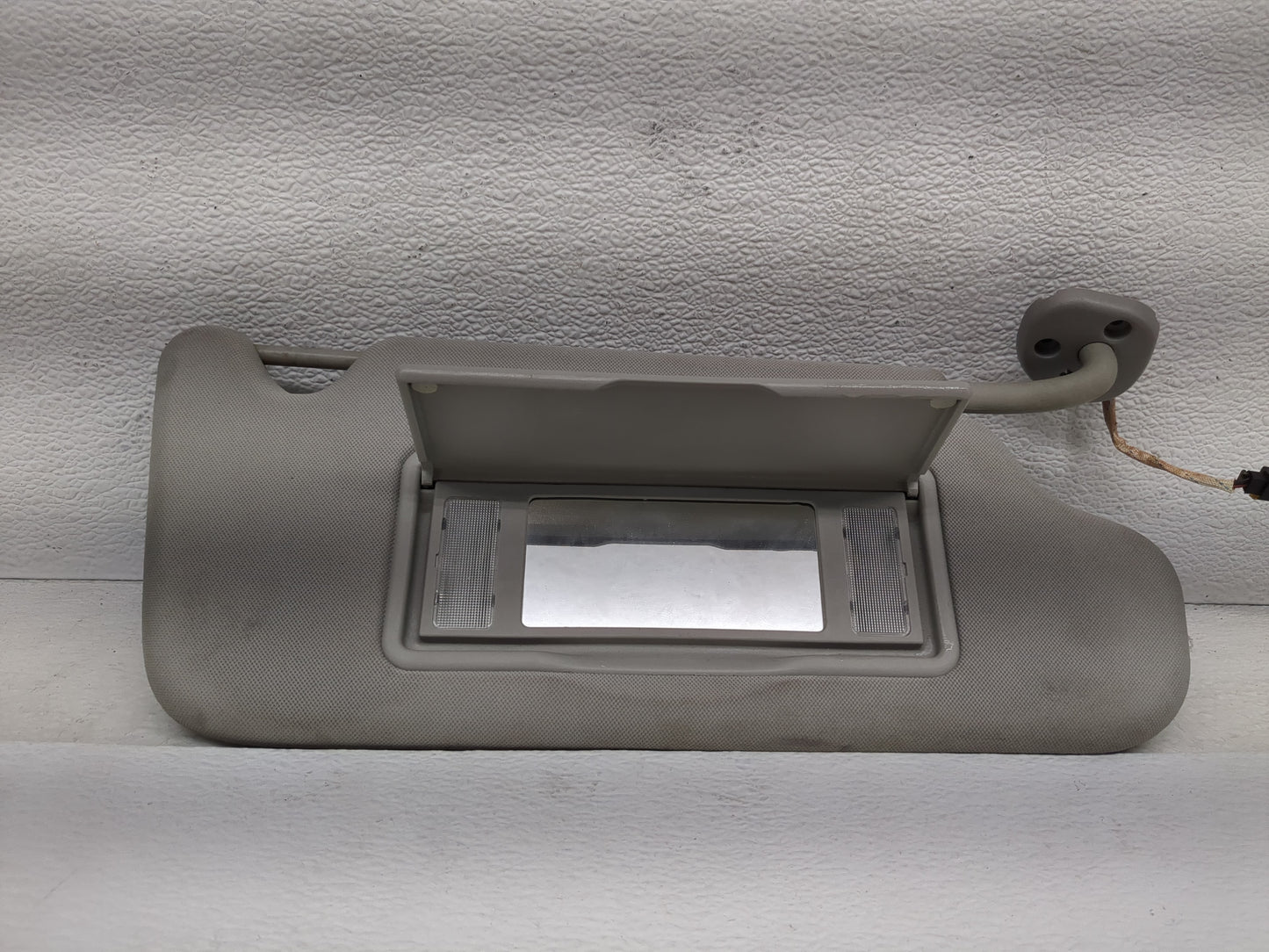 2006-2016 Chevrolet Impala Sun Visor Shade Replacement Passenger Right Mirror Fits OEM Used Auto Parts - Oemusedautoparts1.c