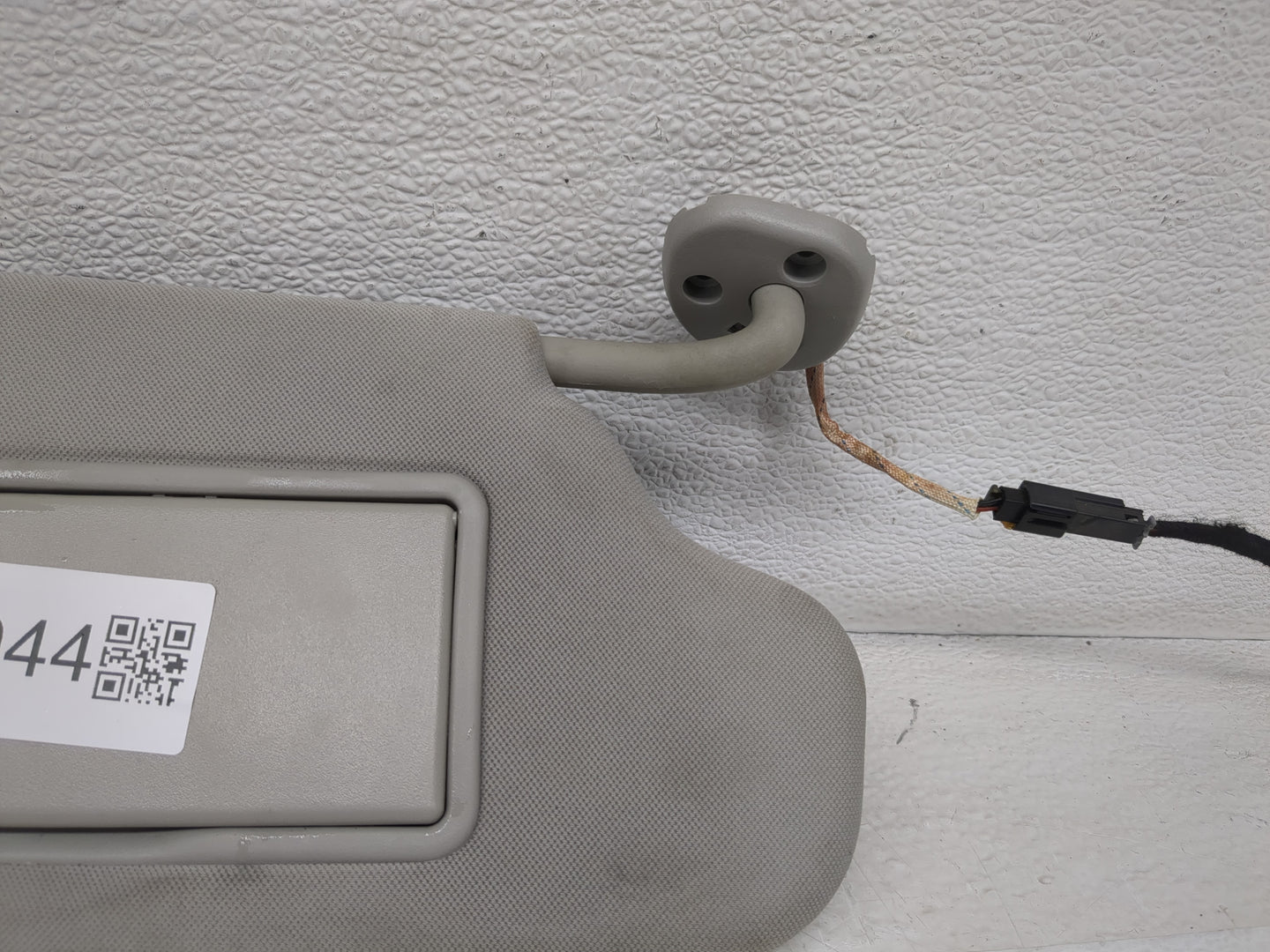 2006-2016 Chevrolet Impala Sun Visor Shade Replacement Passenger Right Mirror Fits OEM Used Auto Parts - Oemusedautoparts1.c