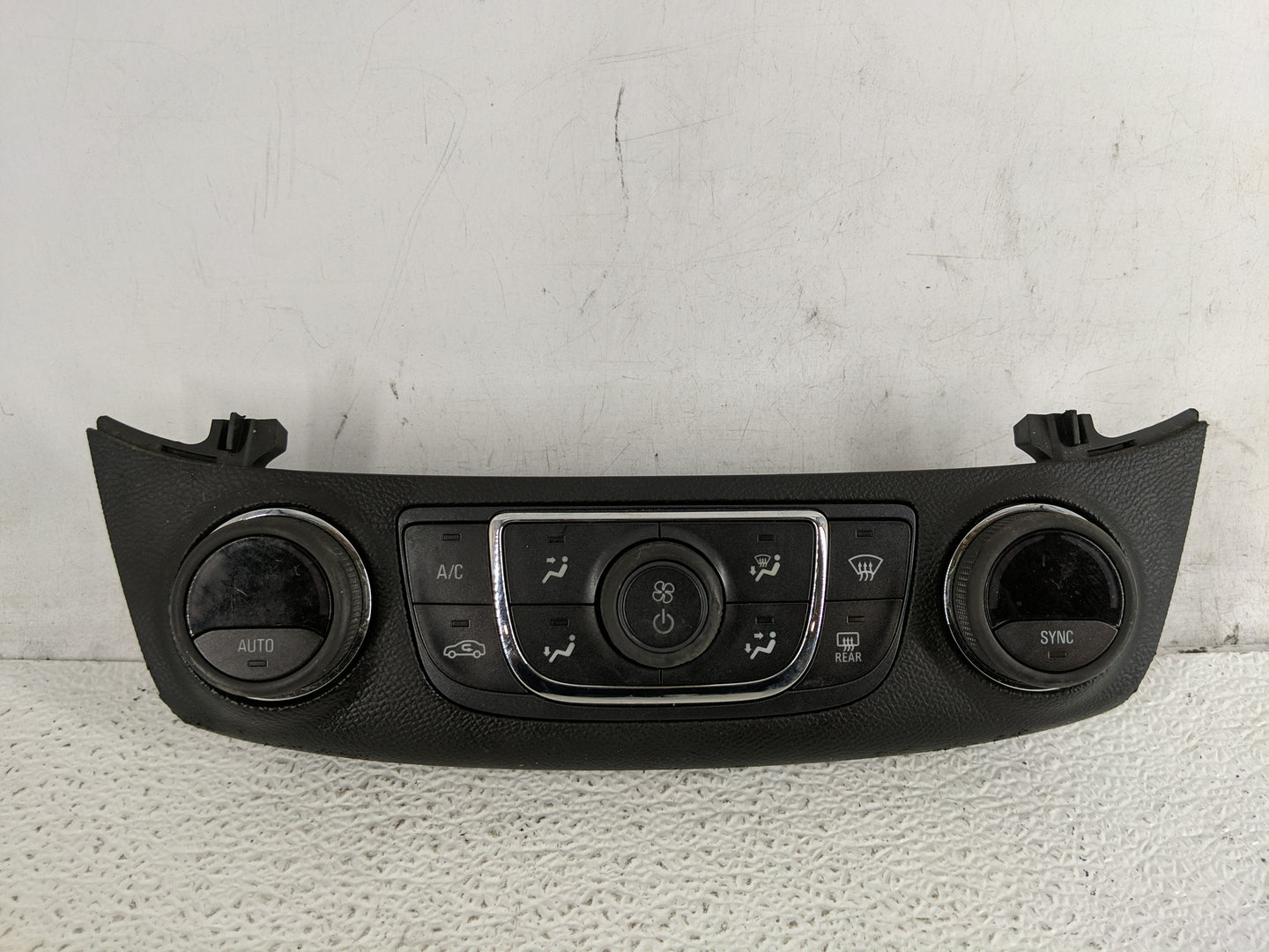 2014-2020 Chevrolet Impala Climate Control Module Temperature AC/Heater Replacement P/N:QFGM207A 23453509 Fits OEM Used Auto