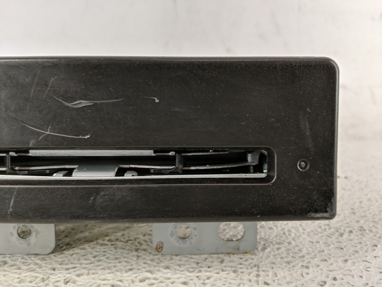 2014-2015 Chevrolet Impala Radio AM FM Cd Player Receiver Replacement P/N:2311 8961 Fits Fits 2014 2015 OEM Used Auto Parts 