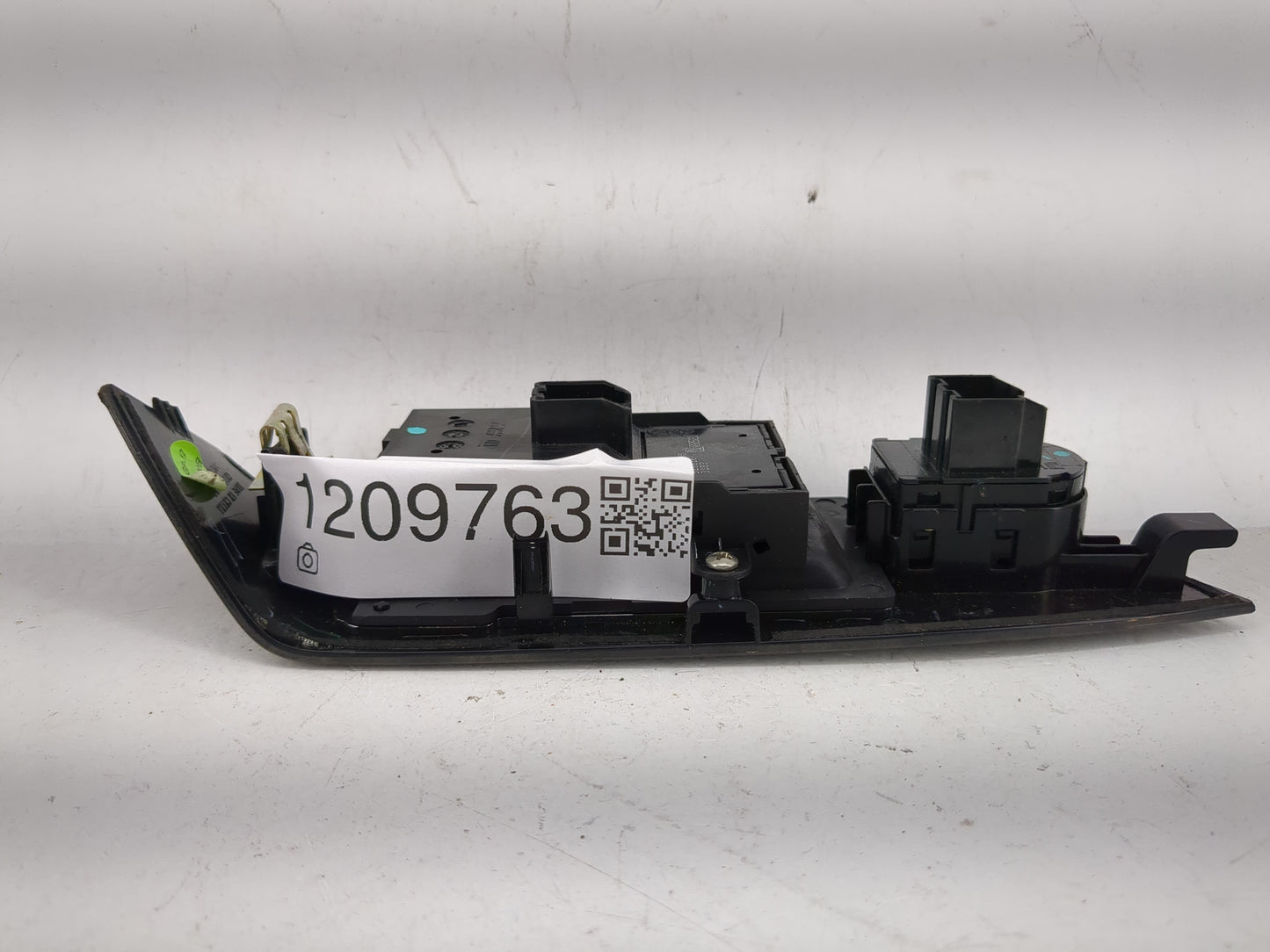 2014-2020 Chevrolet Impala Master Power Window Switch Replacement Driver Side Left P/N:22819398 Fits OEM Used Auto Parts - O