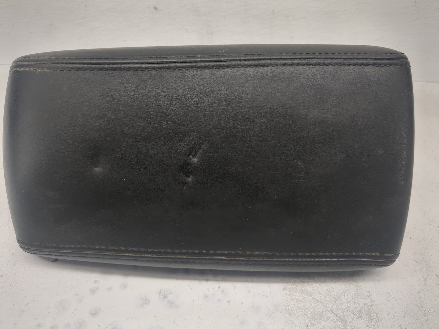2014 Chevrolet Impala Center Console Armrest Cover Lid Fits OEM Used Auto Parts - Oemusedautoparts1.com