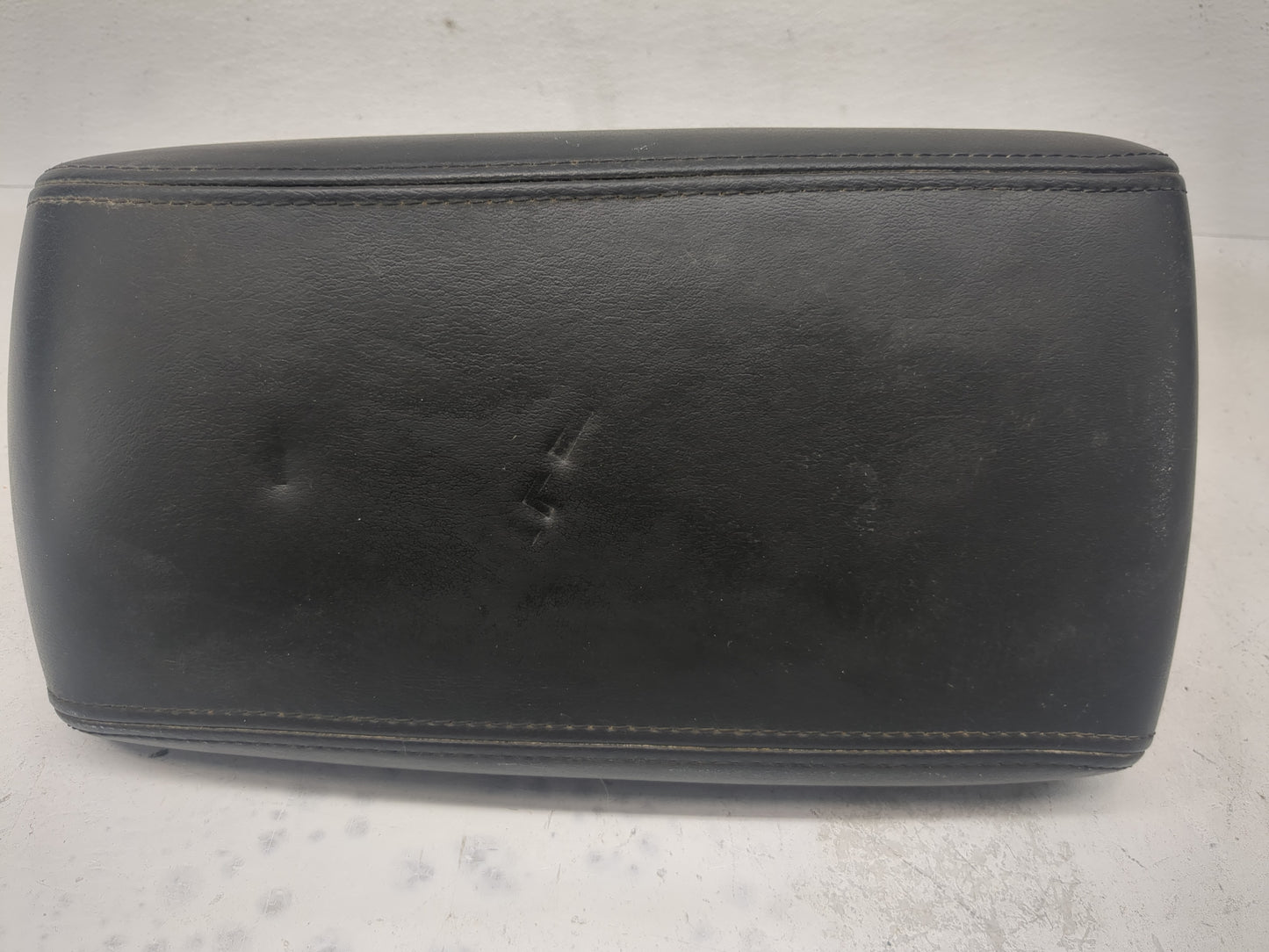 2014 Chevrolet Impala Center Console Armrest Cover Lid Fits OEM Used Auto Parts - Oemusedautoparts1.com
