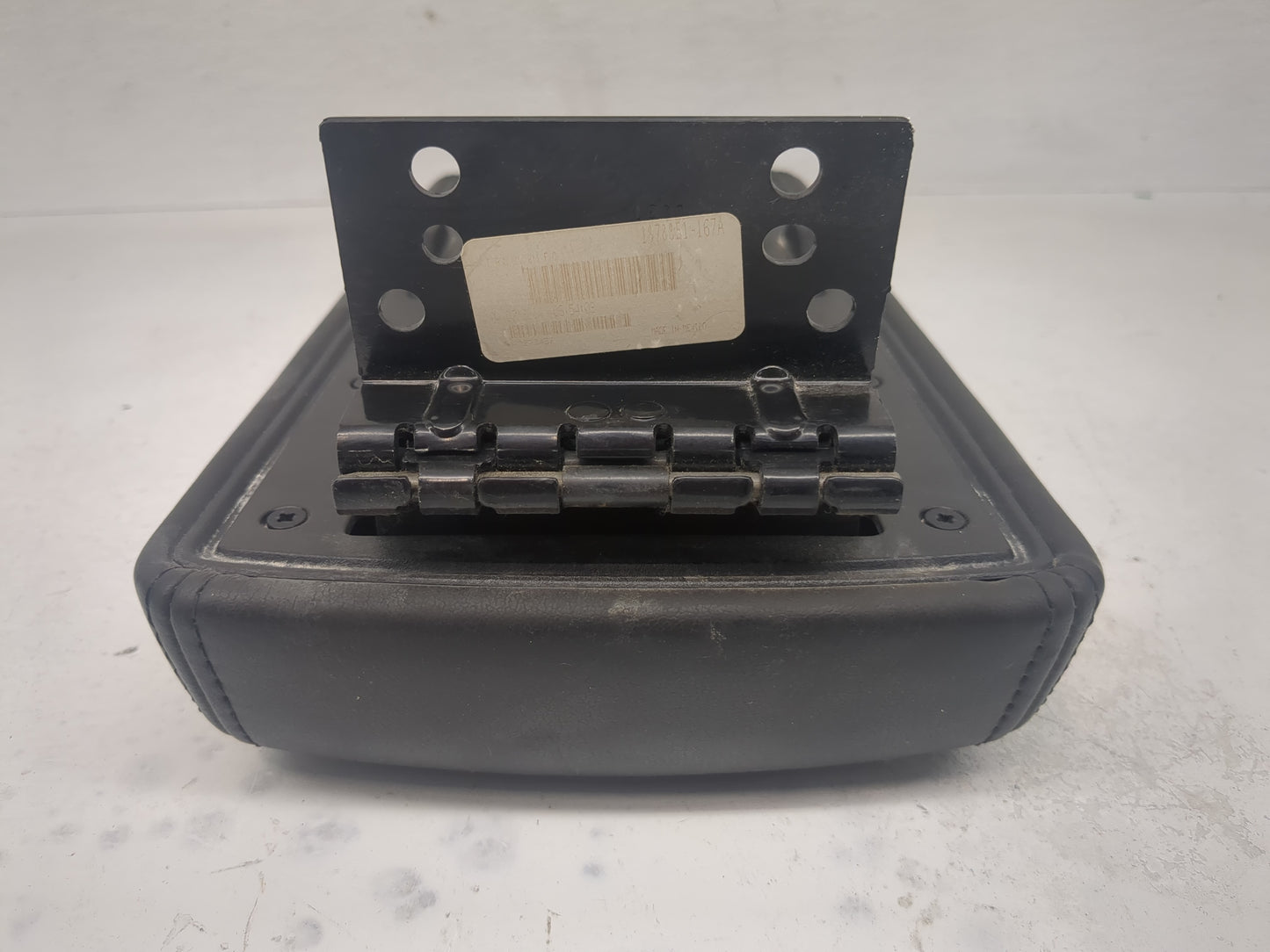 2014 Chevrolet Impala Center Console Armrest Cover Lid Fits OEM Used Auto Parts - Oemusedautoparts1.com