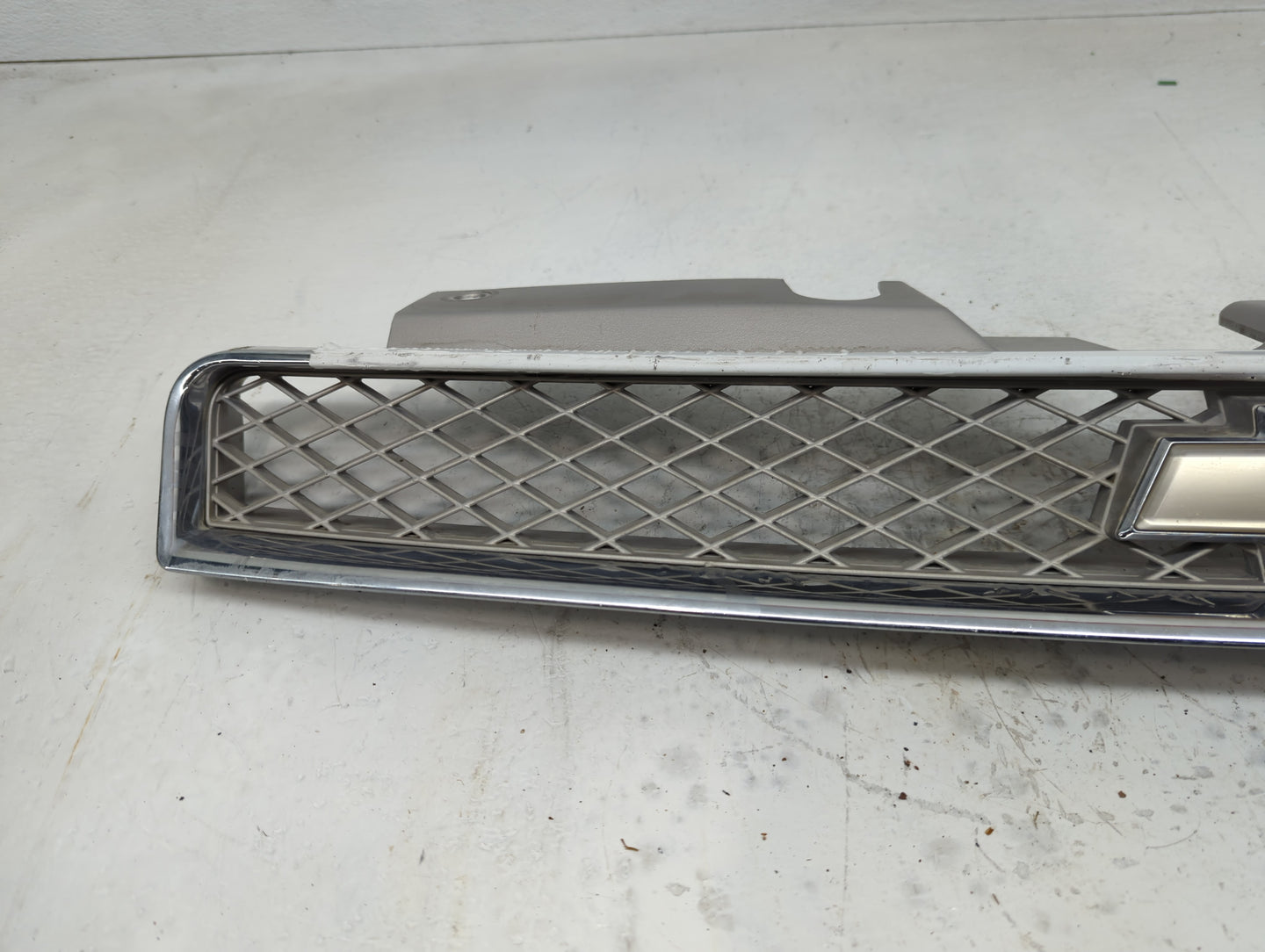 2014 Chevrolet Impala Front Grille Bumper Not Included - Oemusedautoparts1.com