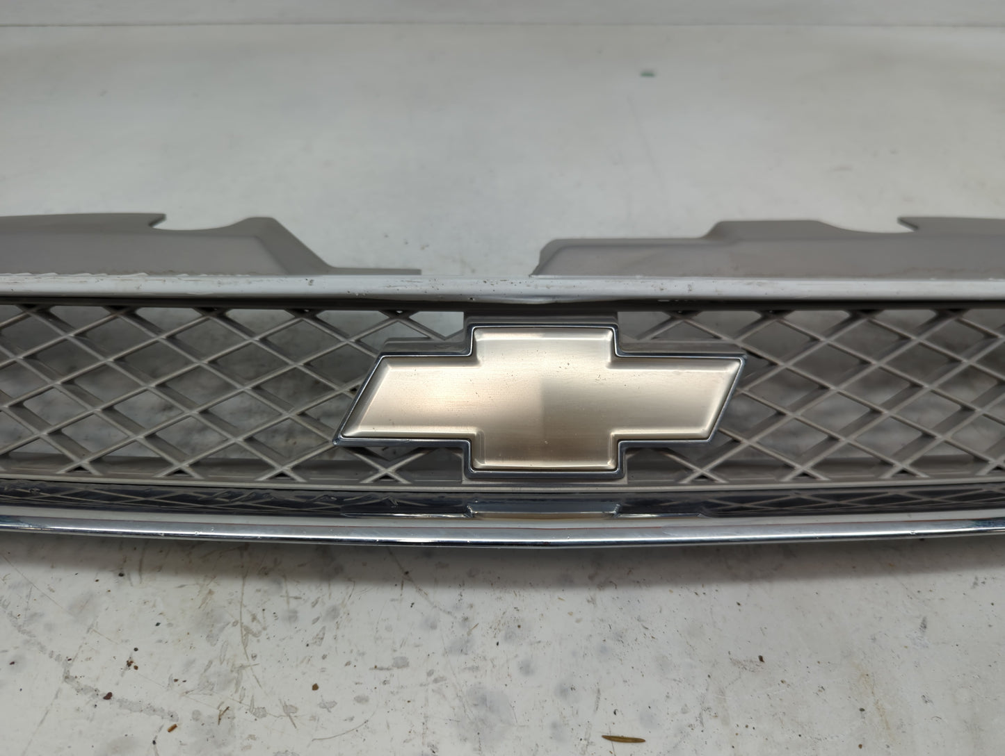 2014 Chevrolet Impala Front Grille Bumper Not Included - Oemusedautoparts1.com