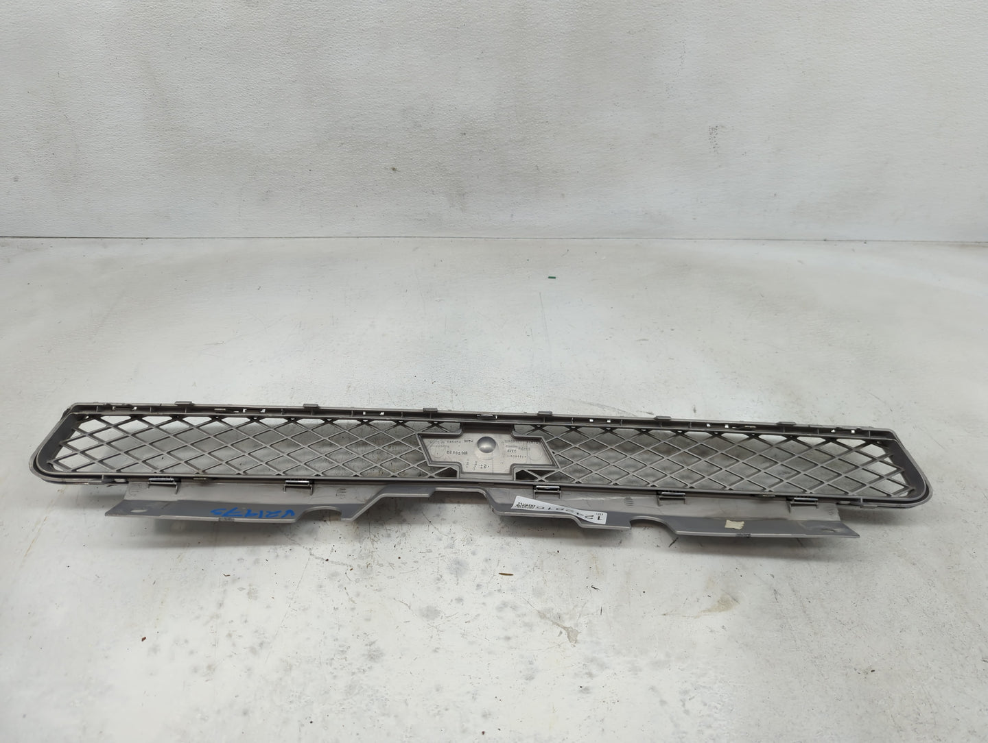 2014 Chevrolet Impala Front Grille Bumper Not Included - Oemusedautoparts1.com