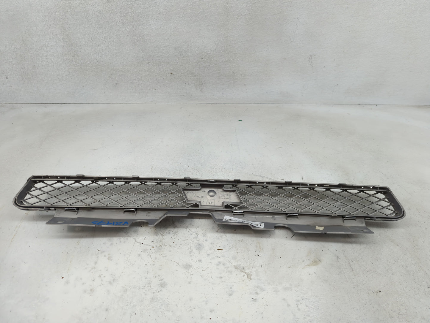 2014 Chevrolet Impala Front Grille Bumper Not Included - Oemusedautoparts1.com