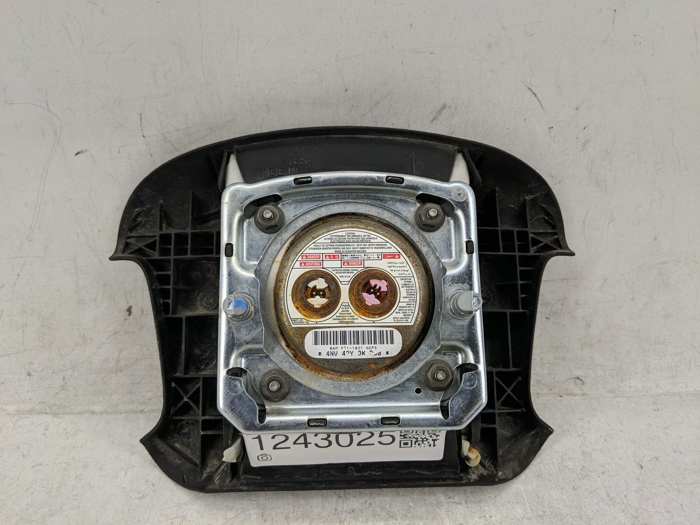 2014-2016 Chevrolet Impala Air Bag Driver Left Steering Wheel Mounted - Oemusedautoparts1.com