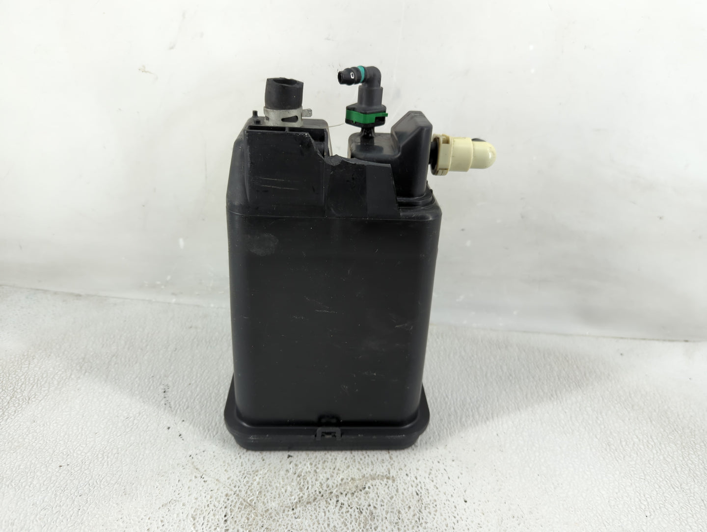 2014 Chevrolet Impala Fuel Vapor Charcoal Canister - Oemusedautoparts1.com
