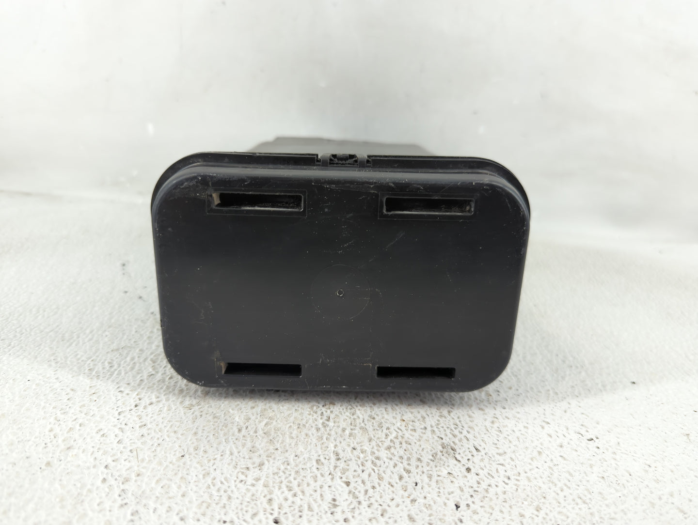 2014 Chevrolet Impala Fuel Vapor Charcoal Canister - Oemusedautoparts1.com