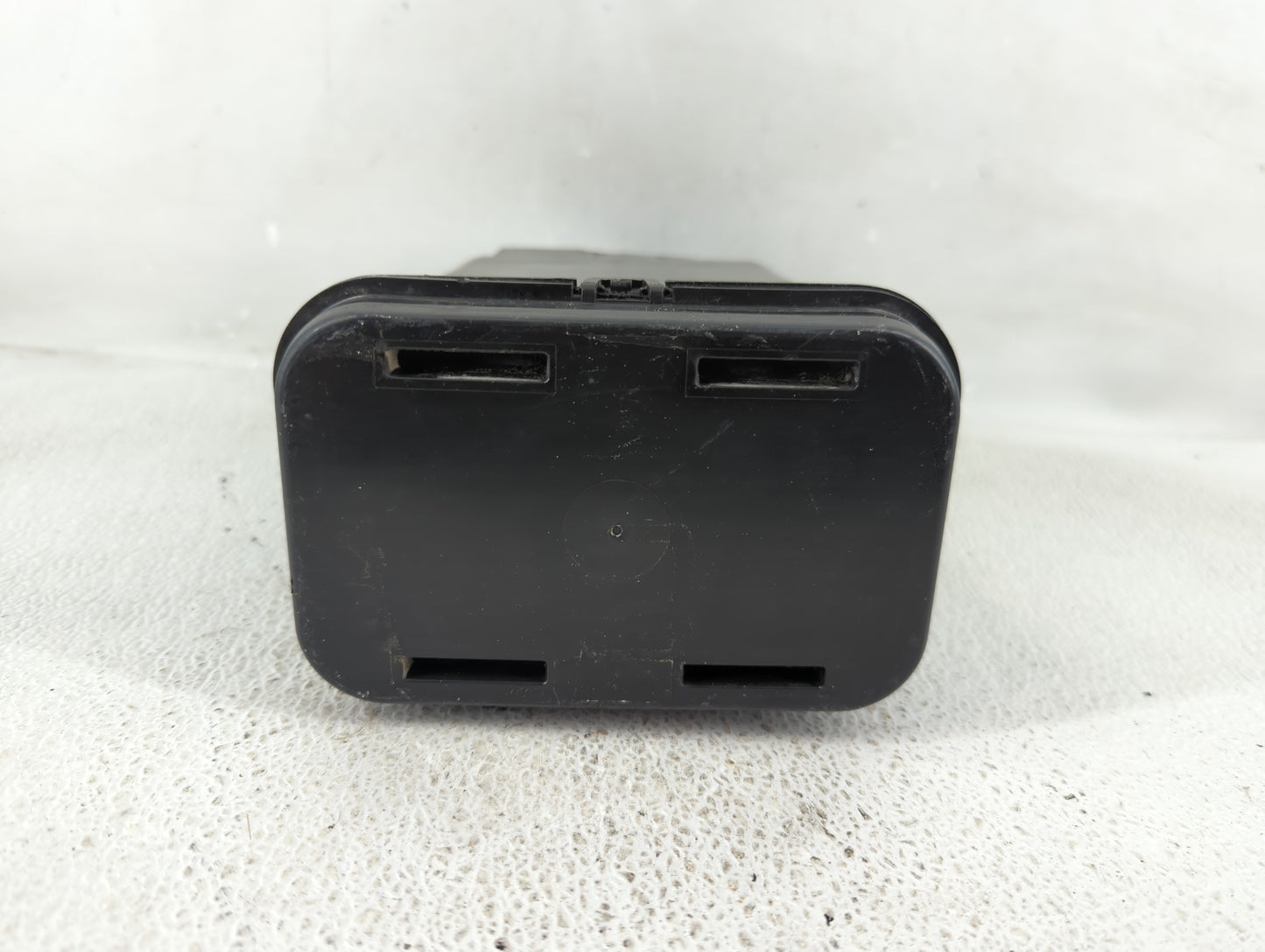 2014 Chevrolet Impala Fuel Vapor Charcoal Canister - Oemusedautoparts1.com