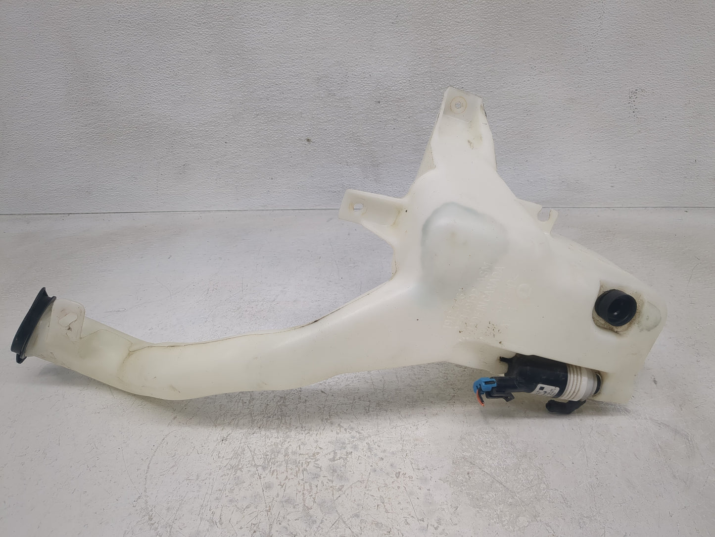 2006-2016 Chevrolet Impala Windshield Washer Fluid Reservoir Bottle Oem - Oemusedautoparts1.com
