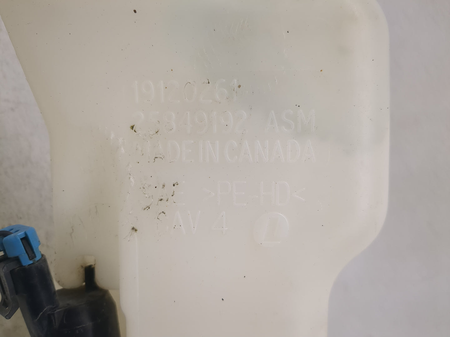 2006-2016 Chevrolet Impala Windshield Washer Fluid Reservoir Bottle Oem - Oemusedautoparts1.com