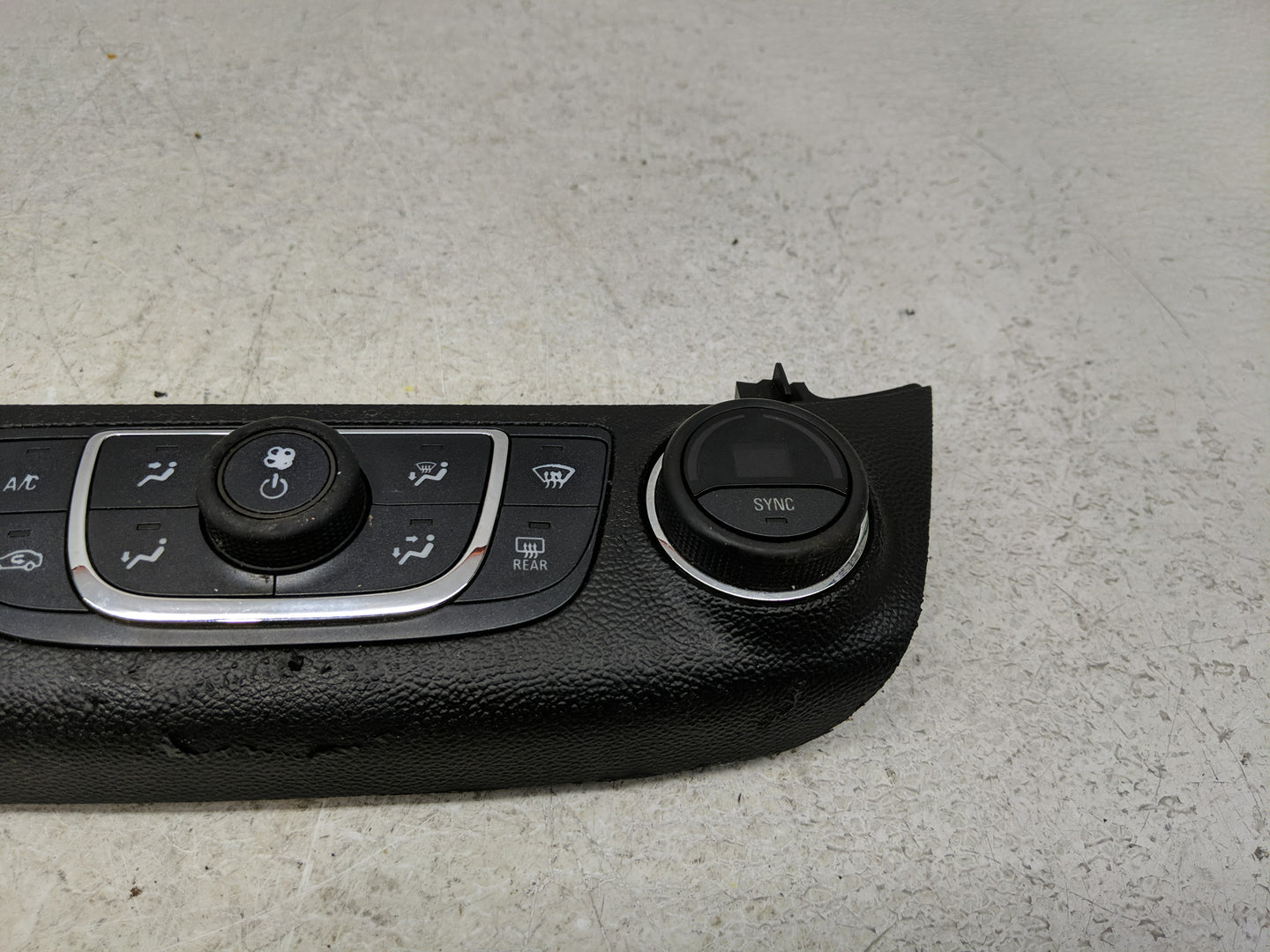2014 Chevrolet Impala Climate Control Module Temperature AC/Heater Replacement P/N:000235226 23113226 Fits OEM Used Auto Par