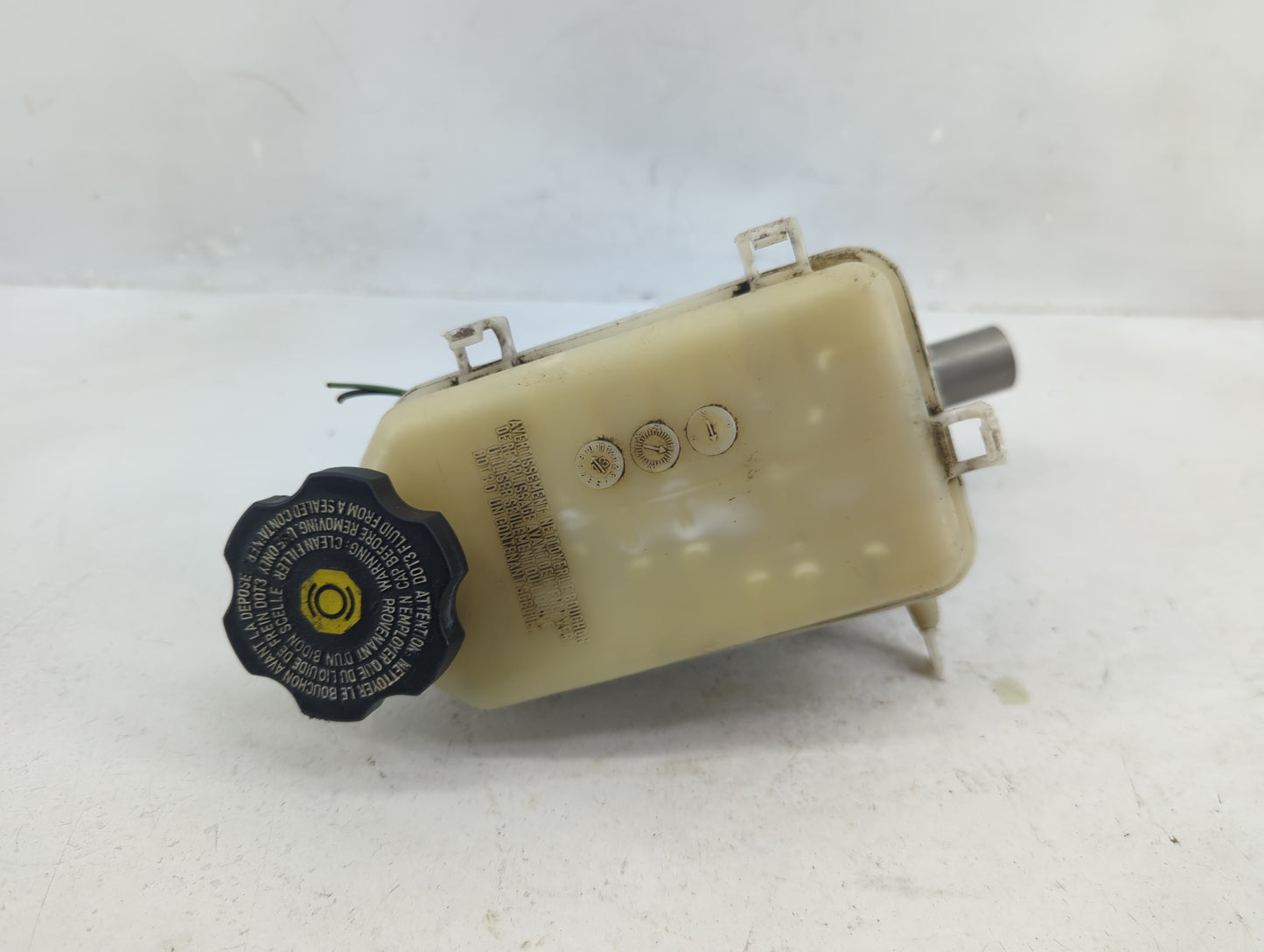 2014-2020 Chevrolet Impala Brake Master Cylinder - Oemusedautoparts1.com