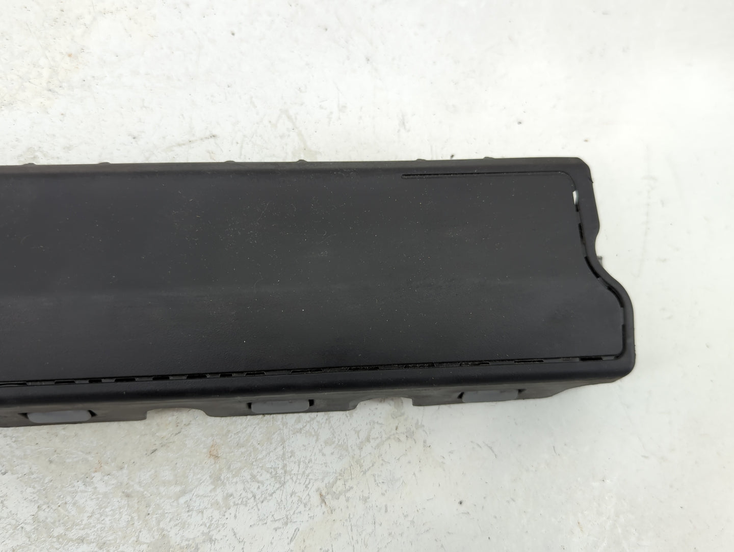 2014-2016 Chevrolet Impala Air Bag Driver Left Knee OEM P/N:23294308 Fits Fits 2014 2015 2016 OEM Used Auto Parts - Oemuseda