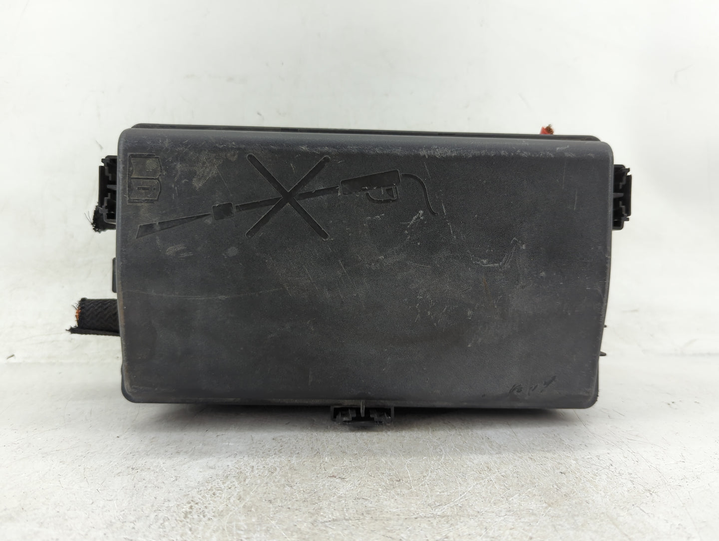 2014-2015 Chevrolet Impala Fusebox Fuse Box Panel Relay Module P/N:812461952 Fits Fits 2014 2015 OEM Used Auto Parts - Oemus