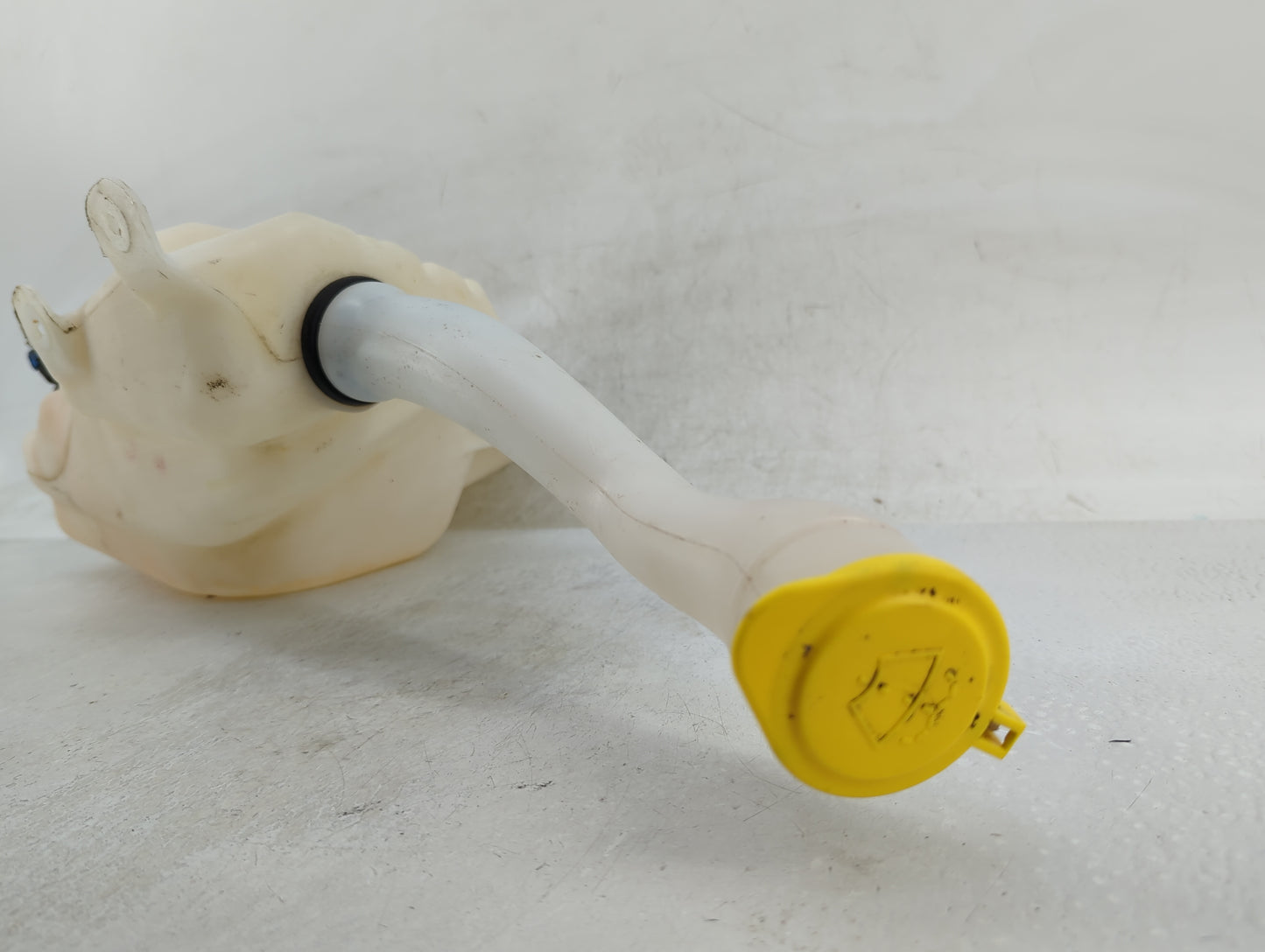 2014-2020 Chevrolet Impala Windshield Washer Fluid Reservoir Bottle Oem - Oemusedautoparts1.com
